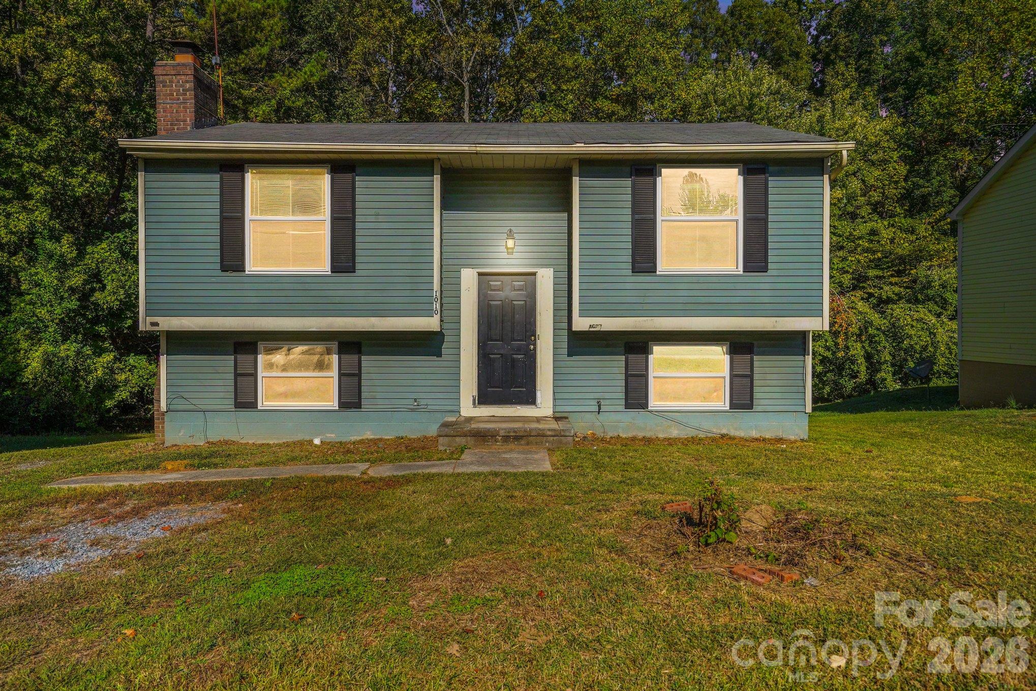 1010 Glenfiddich Drive — photo