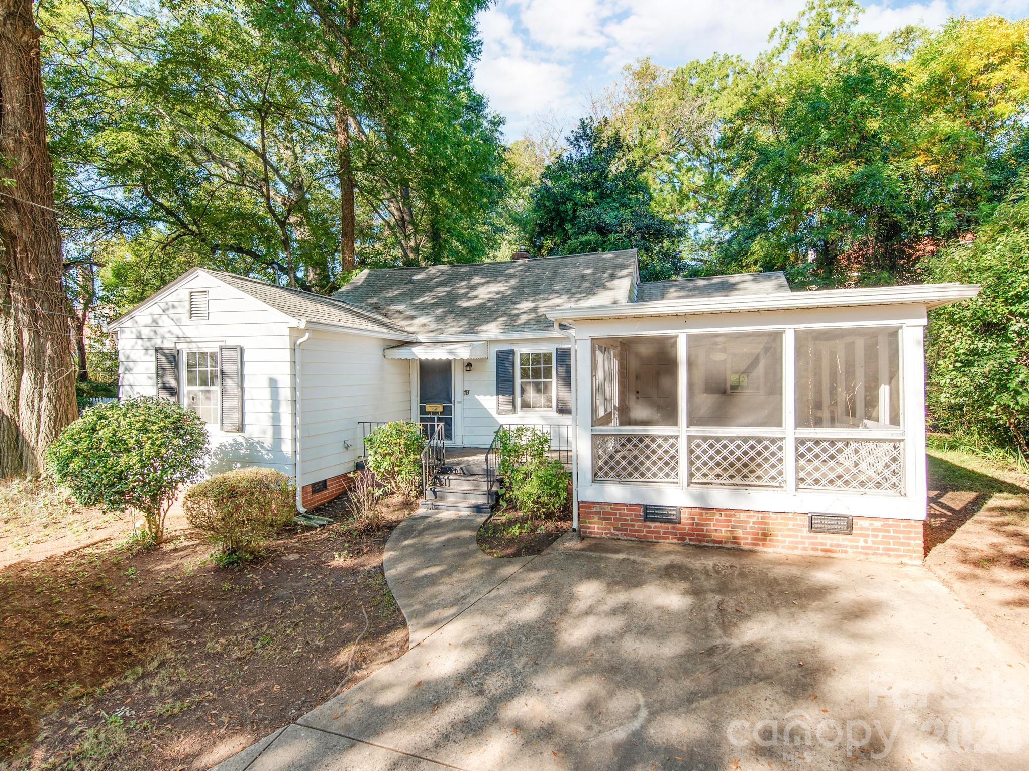 713 Lee Street — photo
