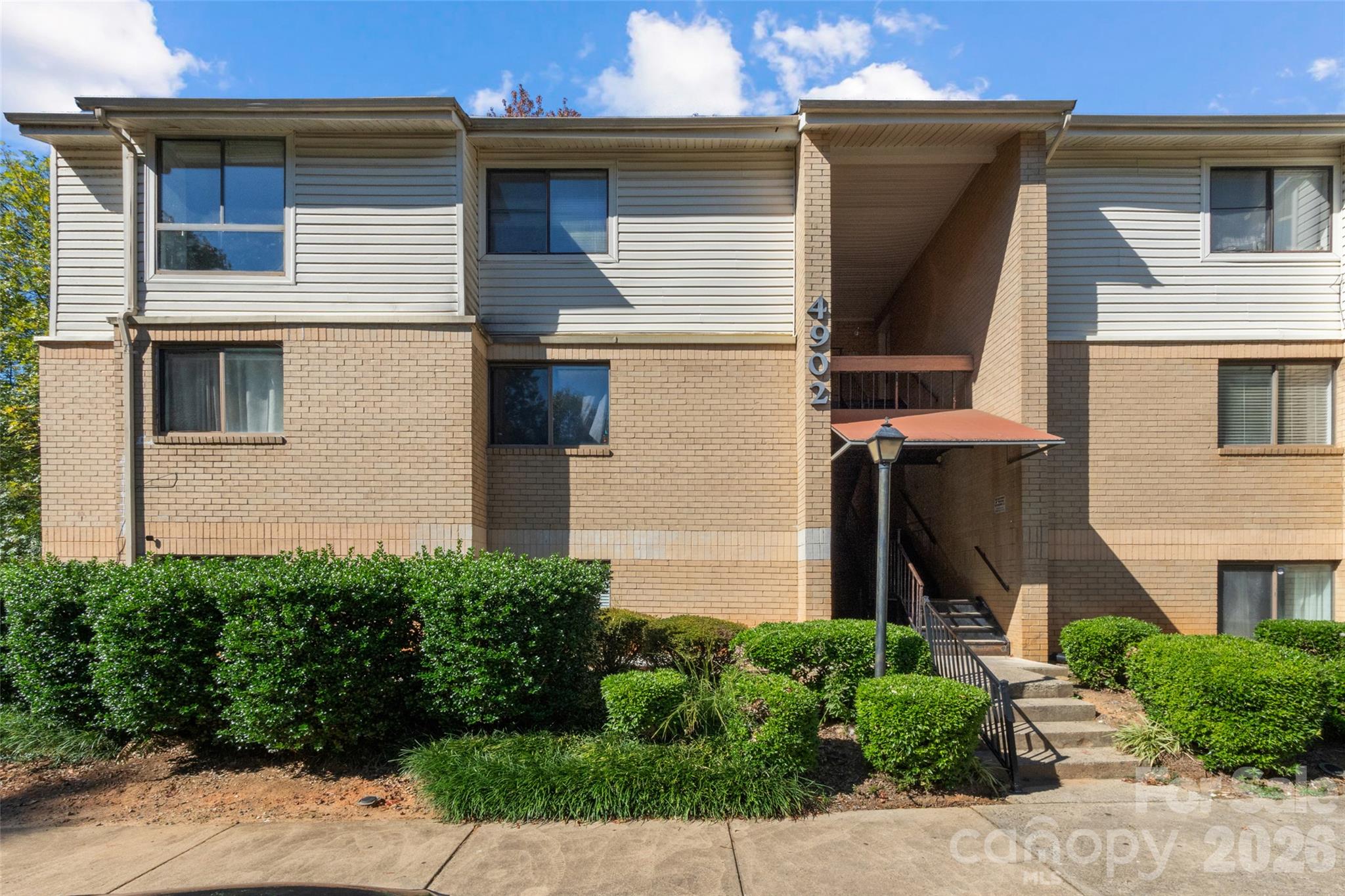 4902 Spring Lake Drive Unit D — photo