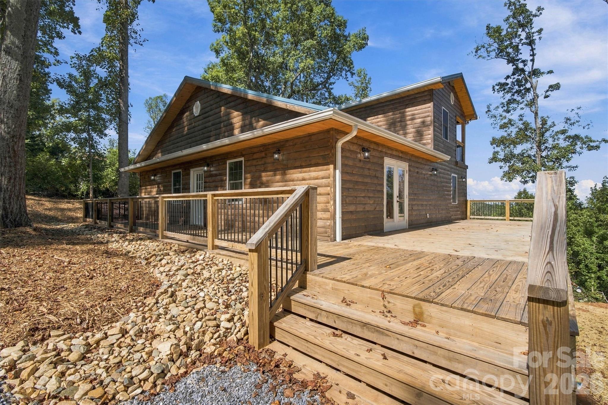 3532 Dogwood Lane — photo