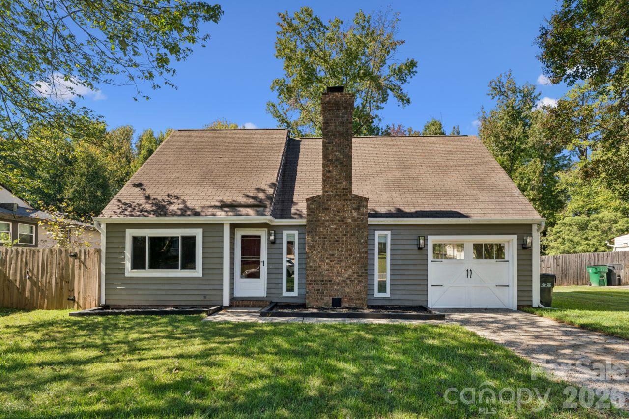 6719 Montezuma Trail — photo