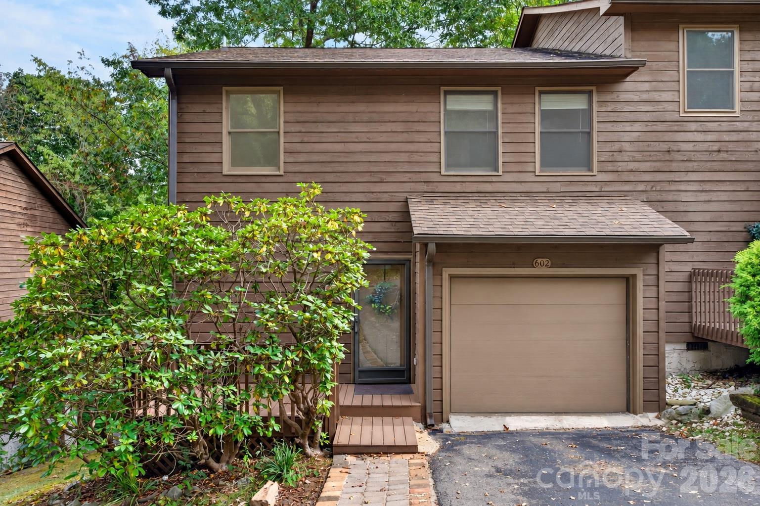 602 Parkway Vista Drive — photo