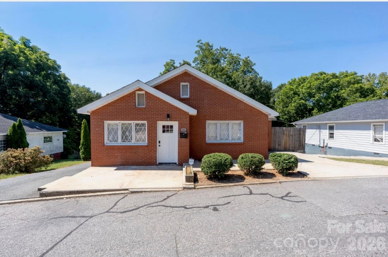 387 Woodlawn Street — photo