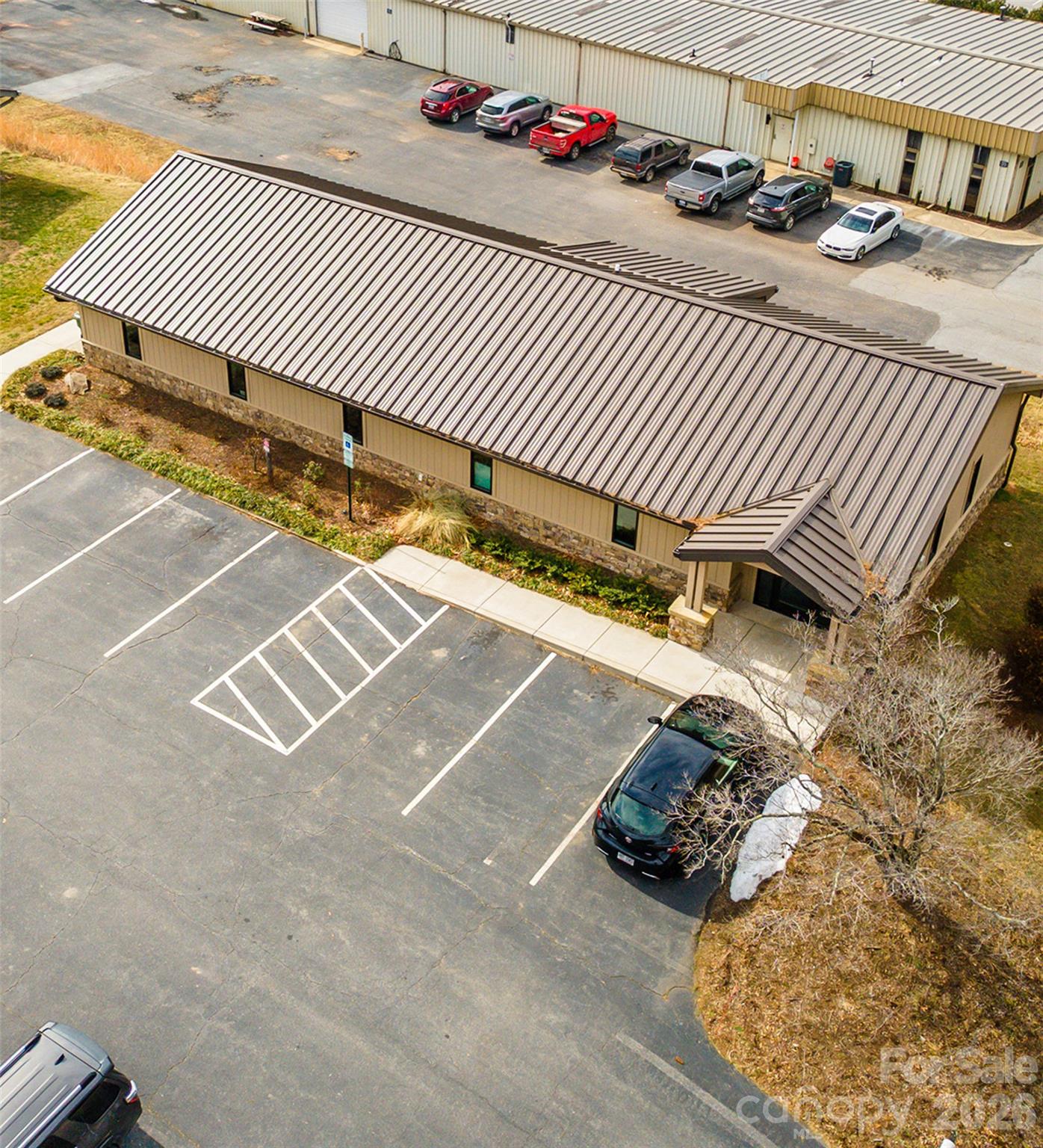 3175 Sweeten Creek Road — photo
