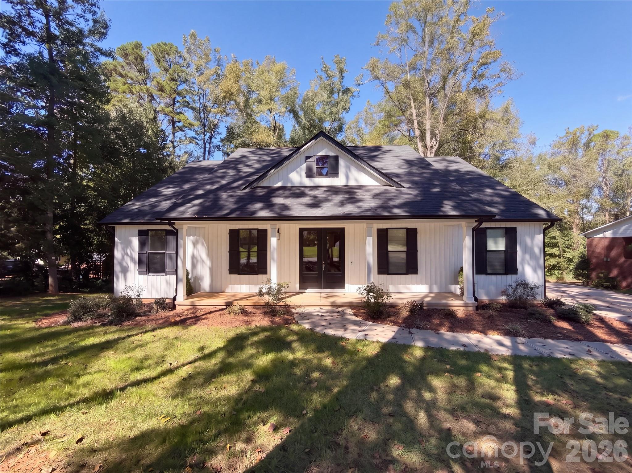 8807 Crestwood Drive — photo