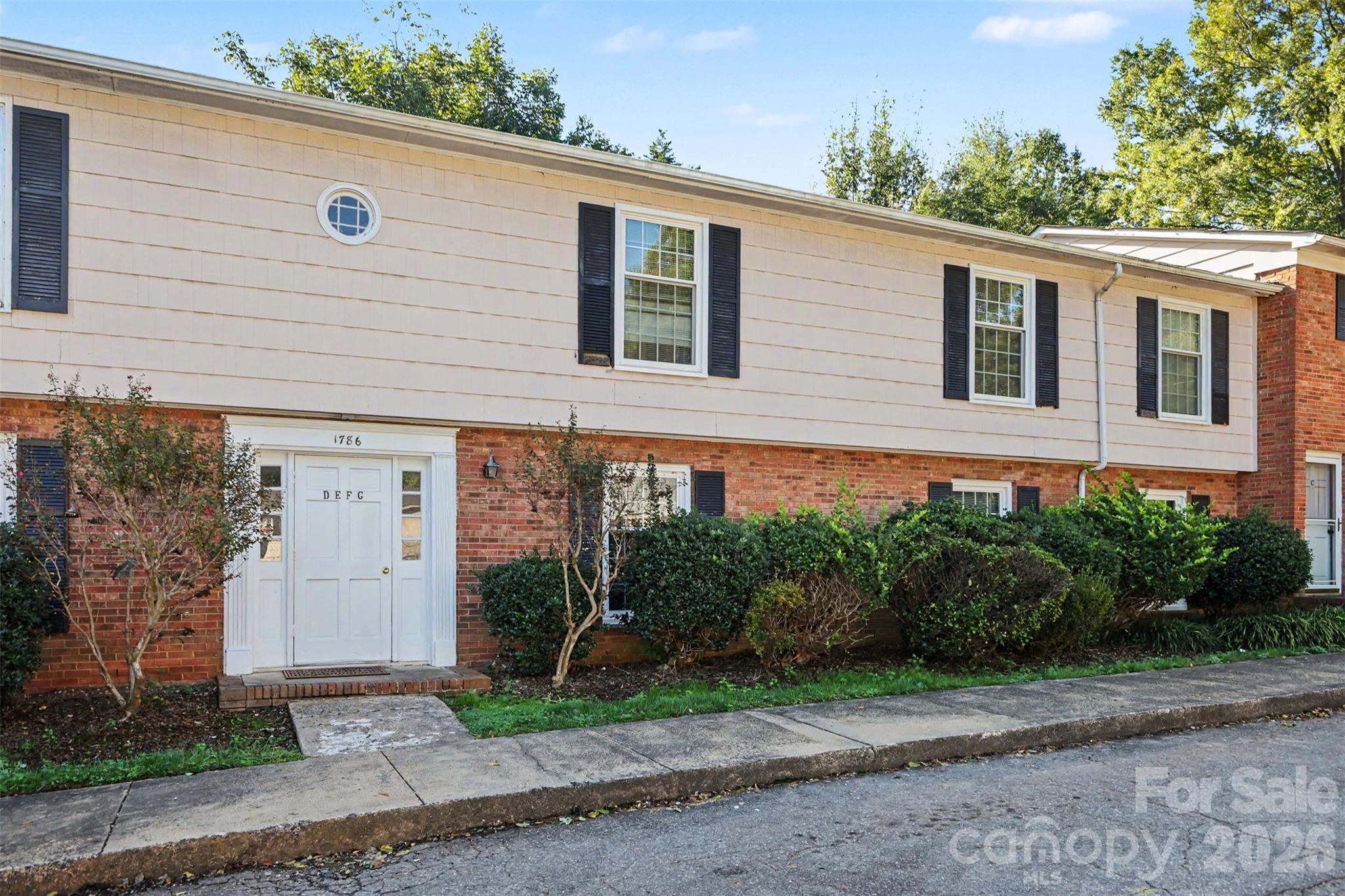 1786 Ebenezer Road Unit D — photo
