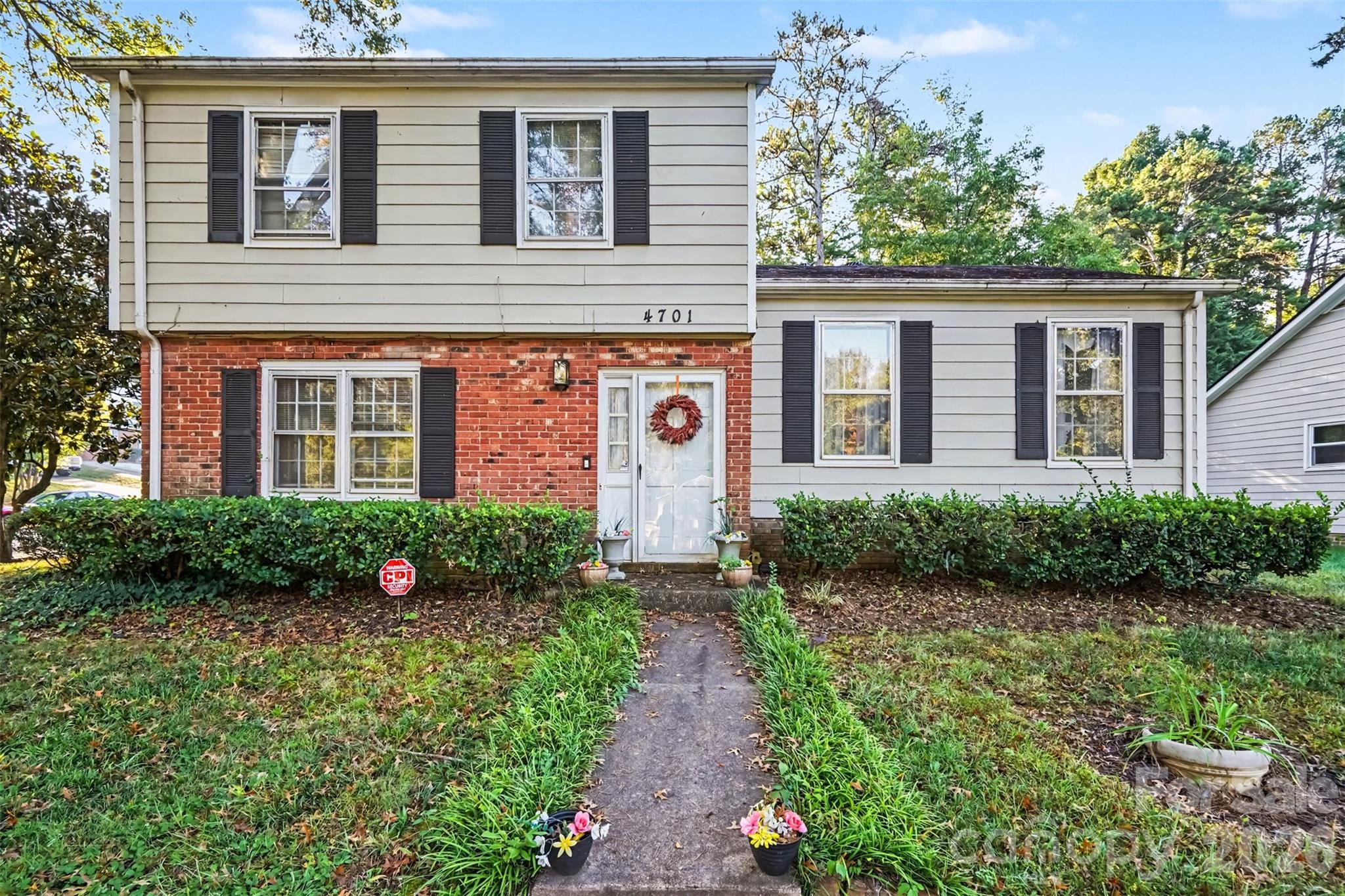 4701 Farm Pond Lane — photo