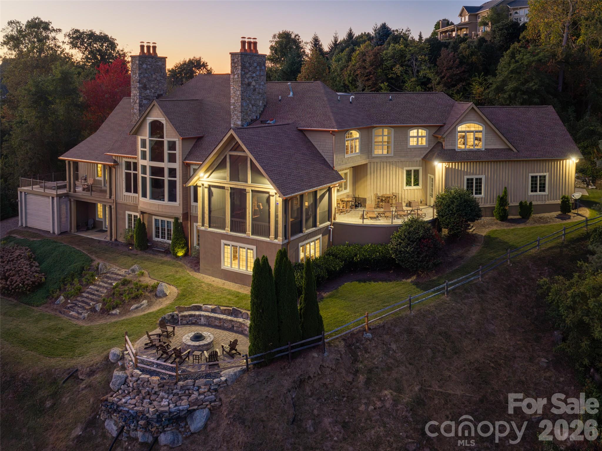 637 Altamont View — photo