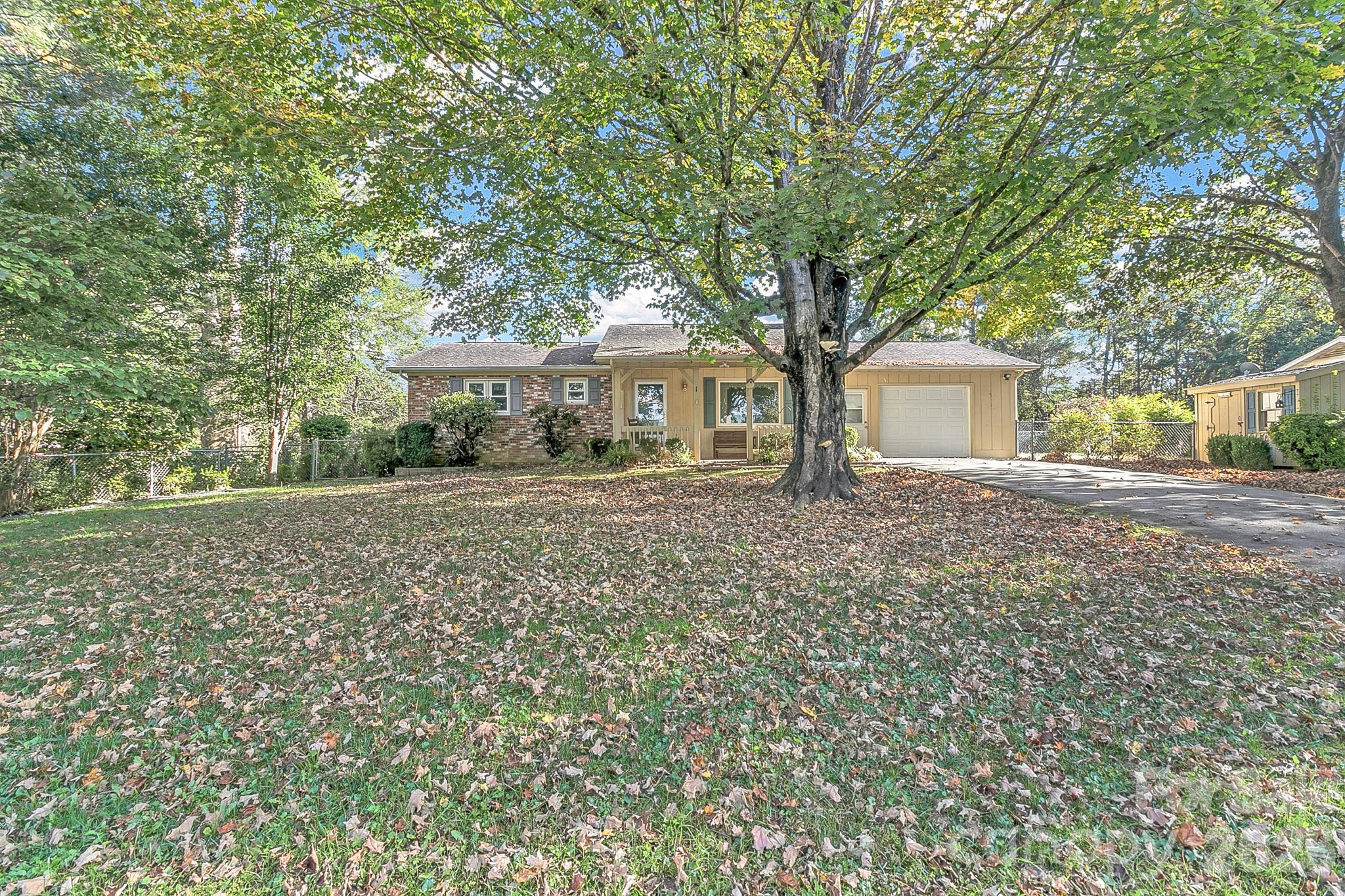 1 Dewberry Lane — photo