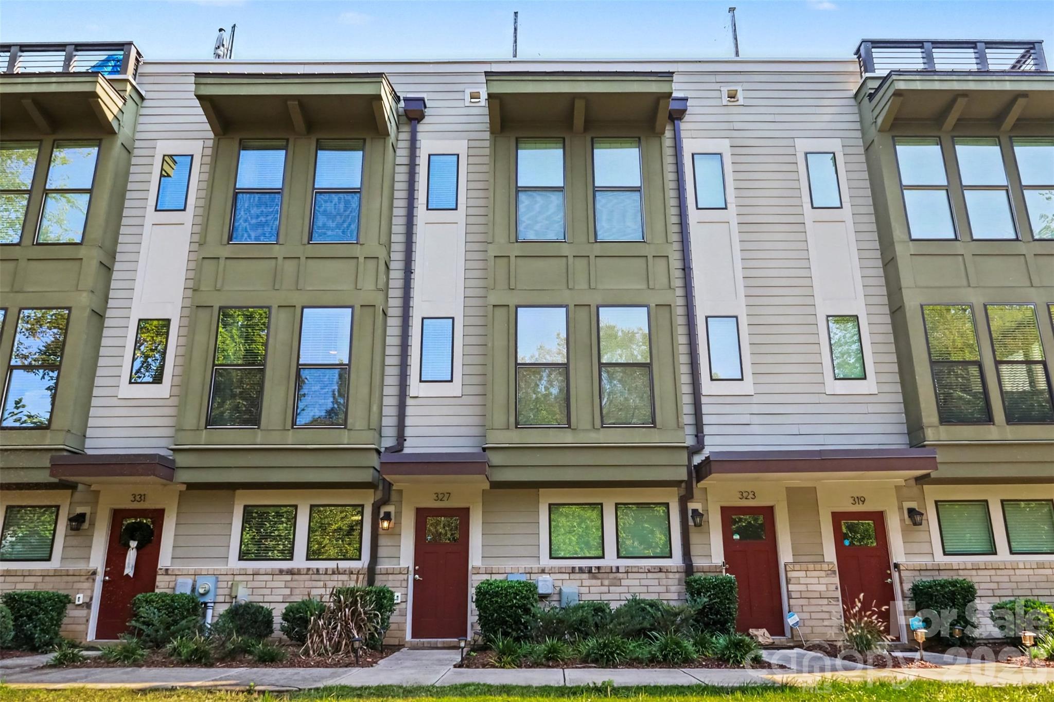 327 Uptown West Drive — photo