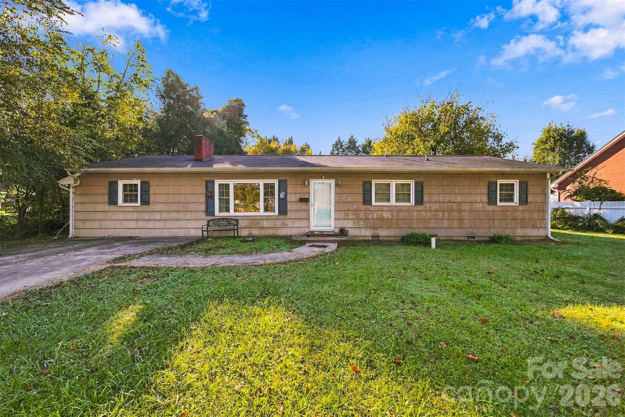 640 Diamondhead Drive — photo