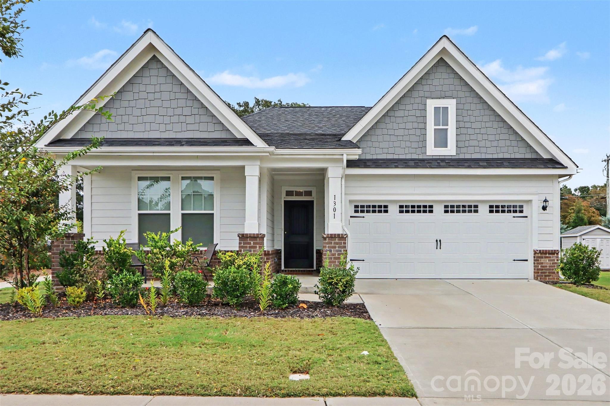 1301 Black Walnut Street — photo