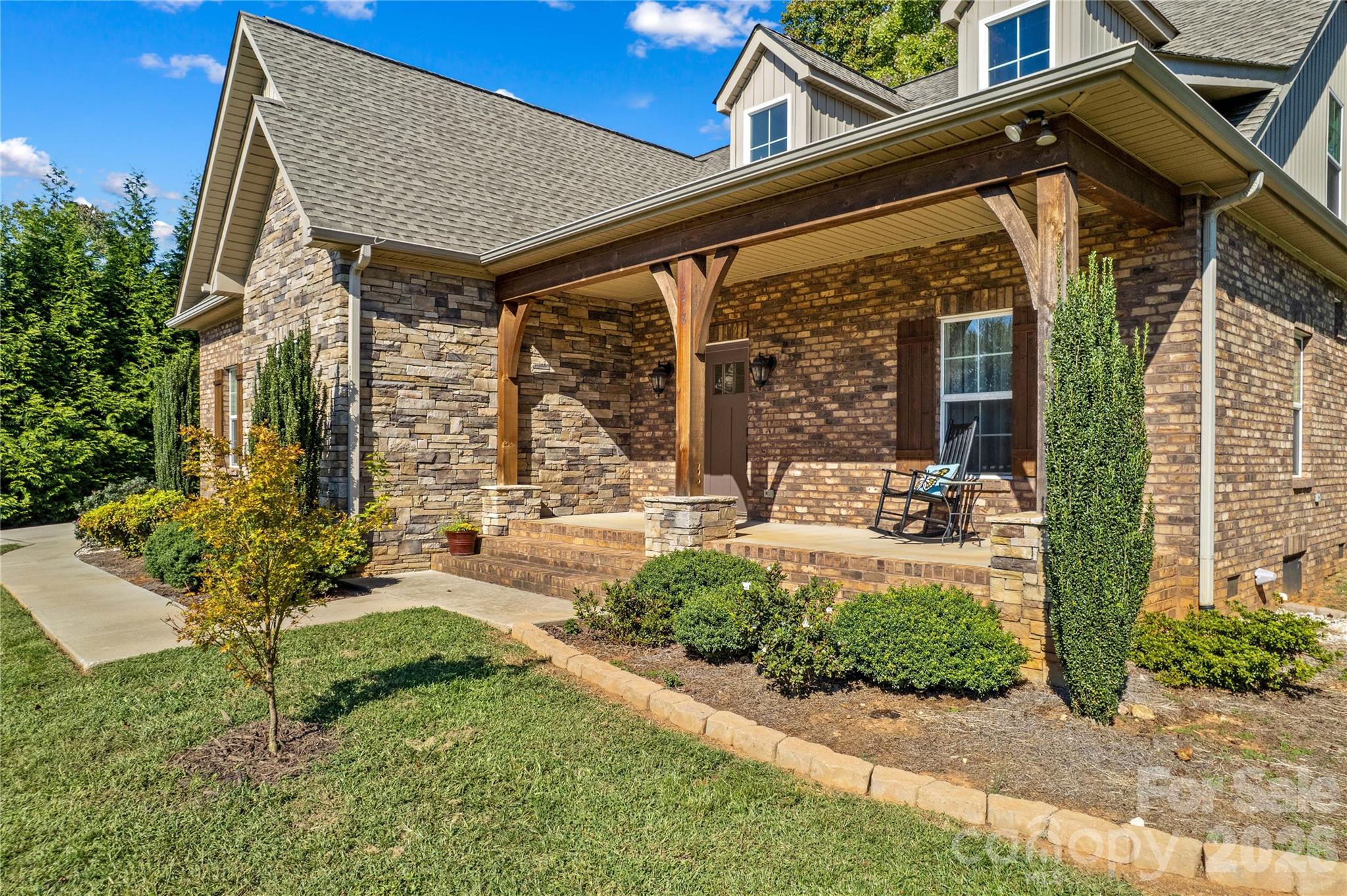 178 Nellwood Court — photo