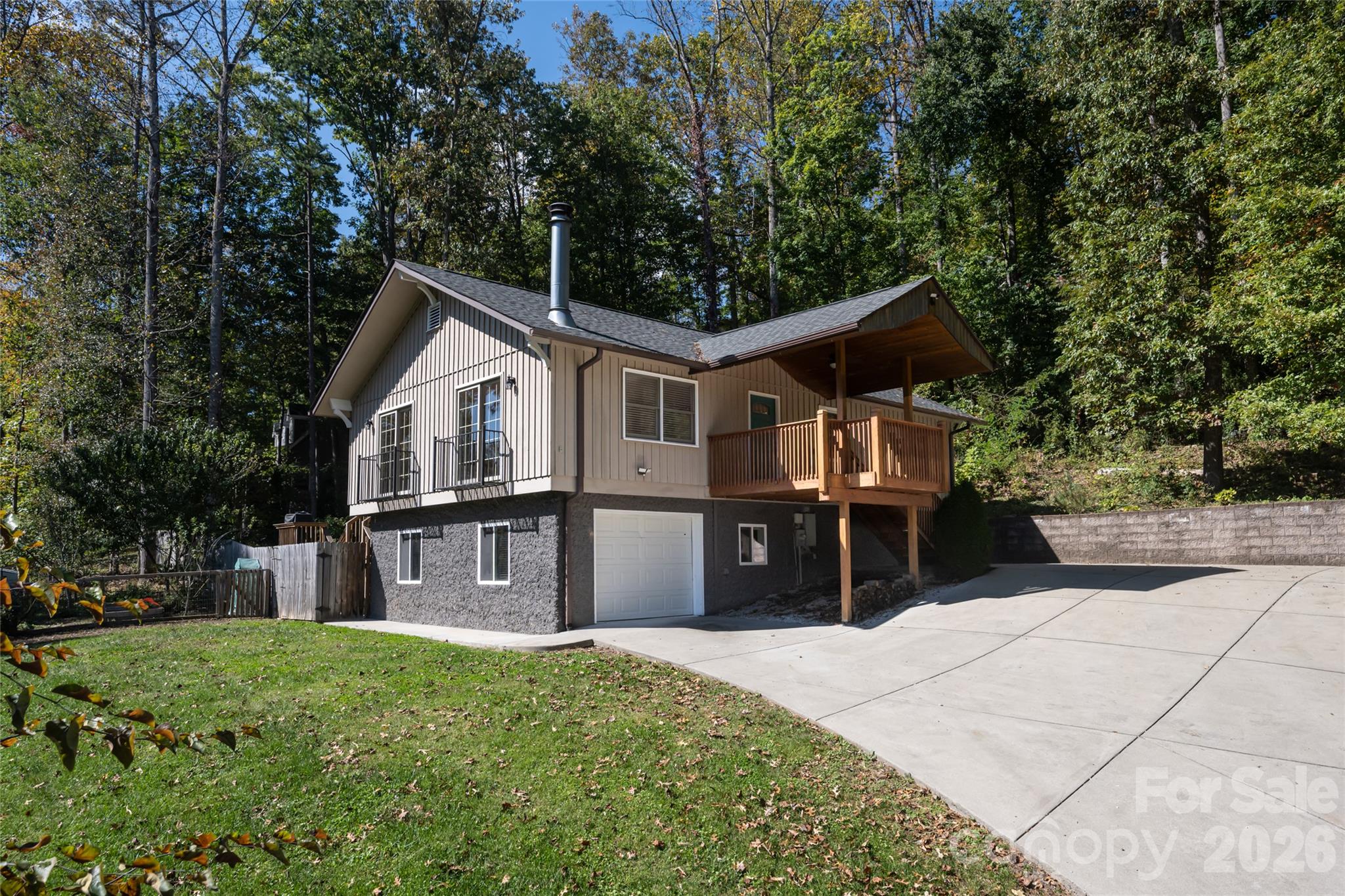 207 Beechwood Lakes Drive — photo