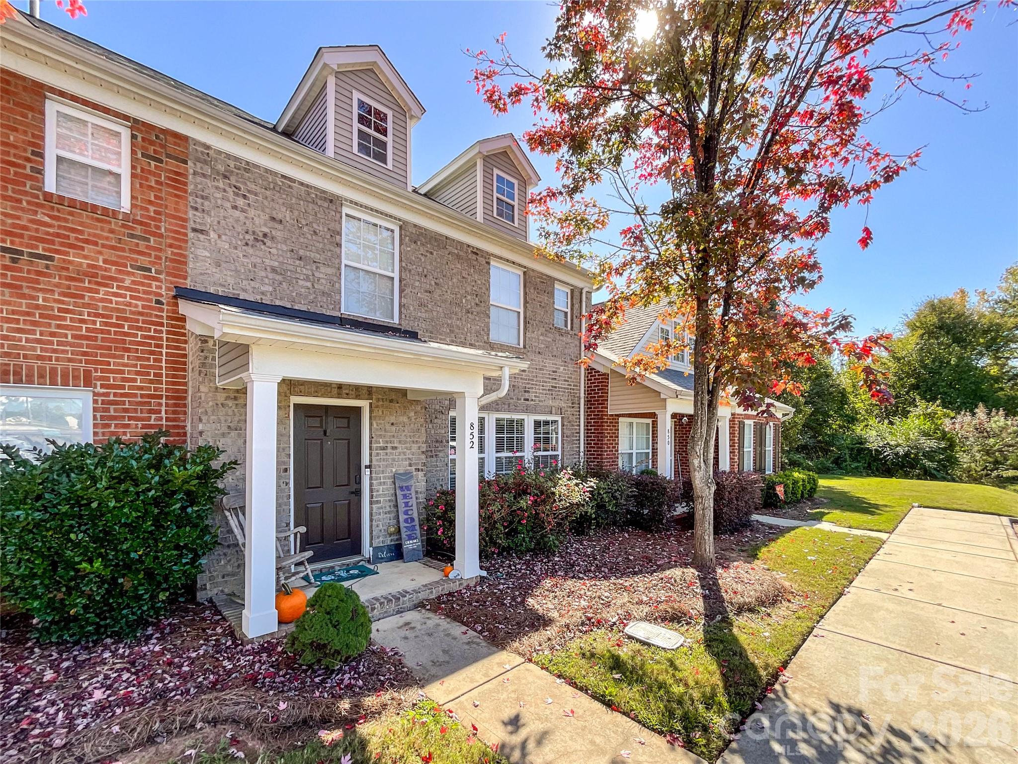 852 Tj Drive — photo