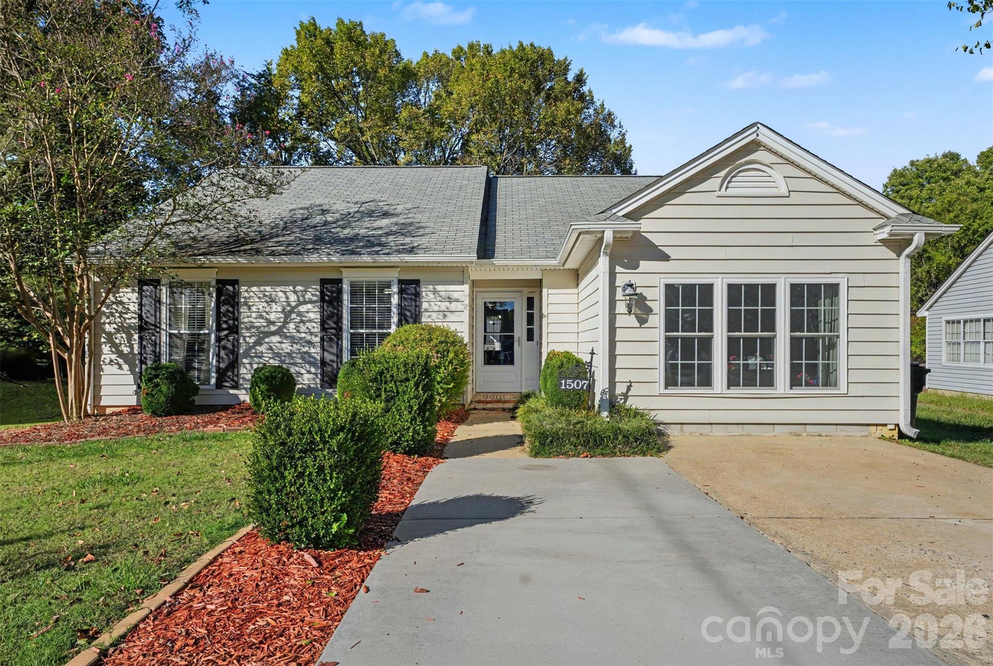 1507 Crestdale Road — photo