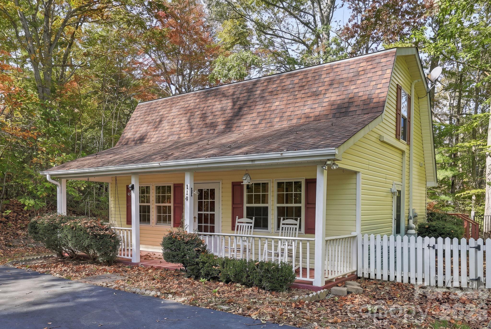 114 Sandpiper Palisades Street — photo