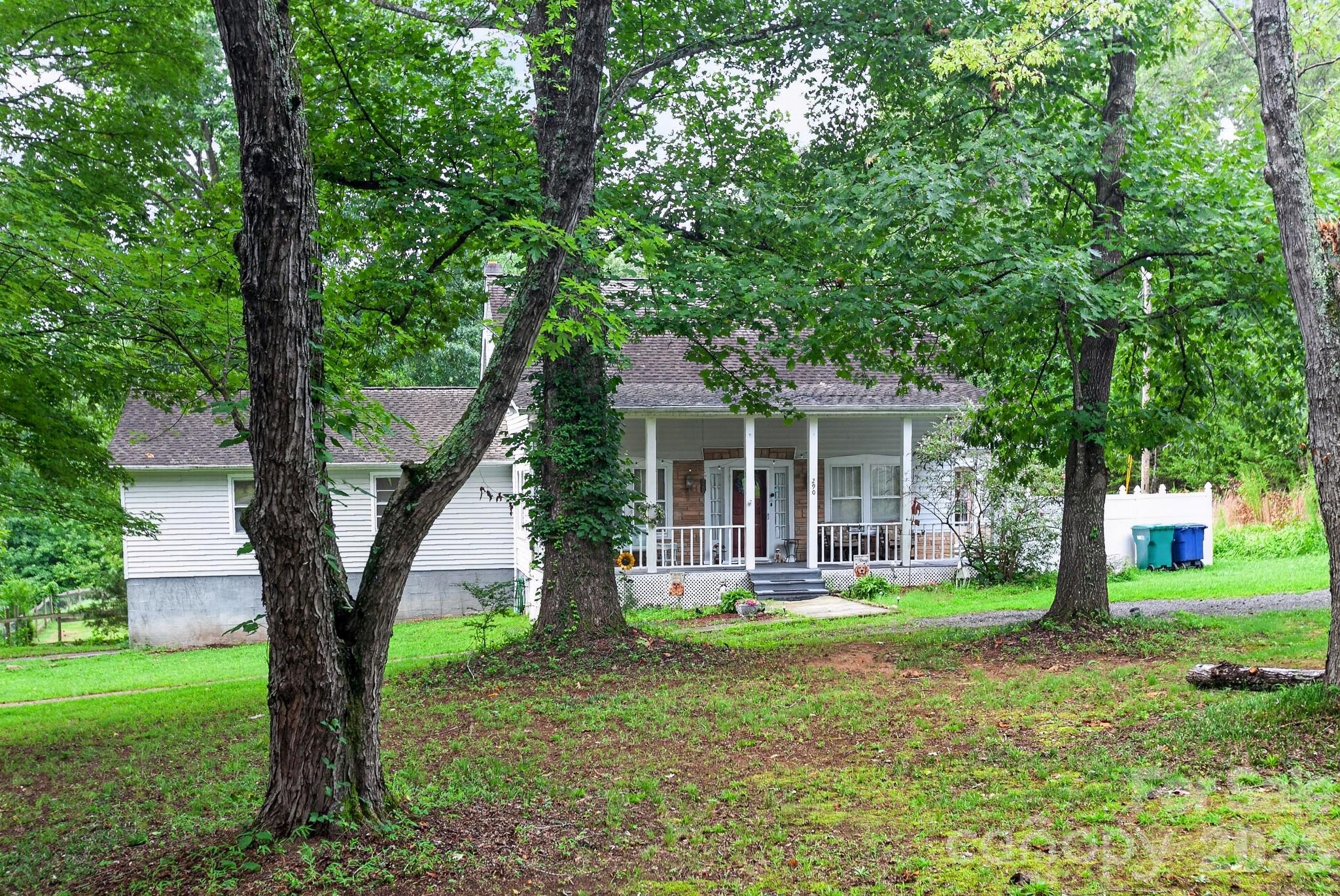 290 Grady Road — photo