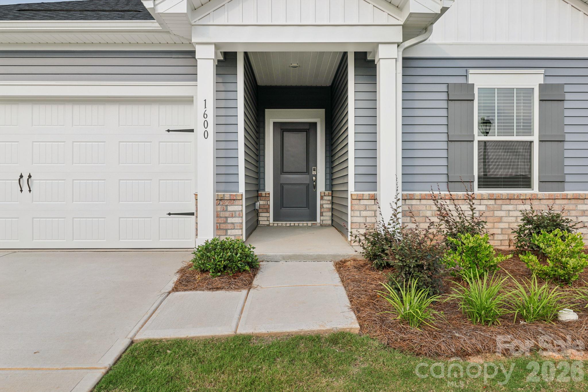 2302 Snapdragon Court — photo
