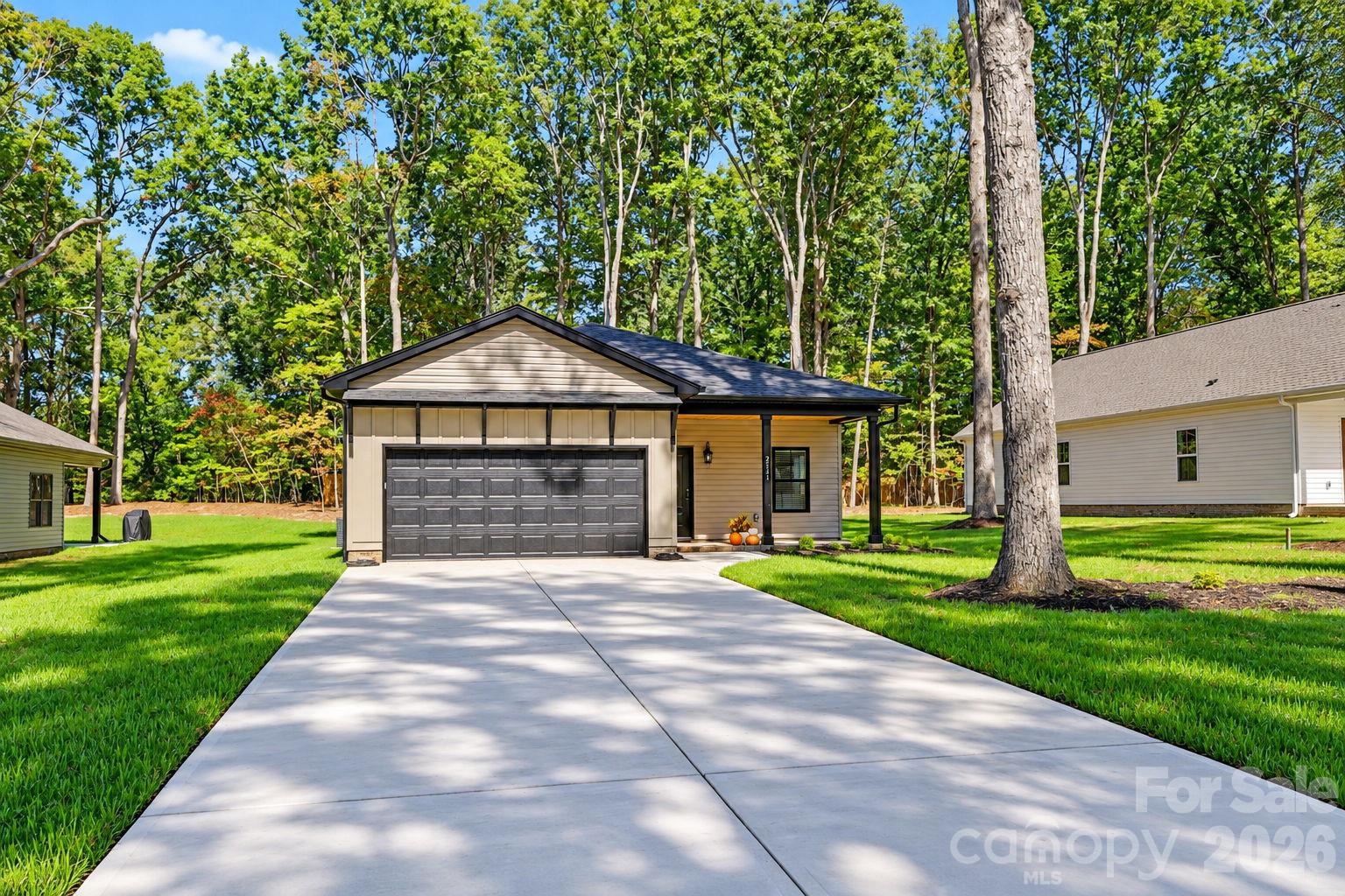 2121 Woodhurst Lane — photo