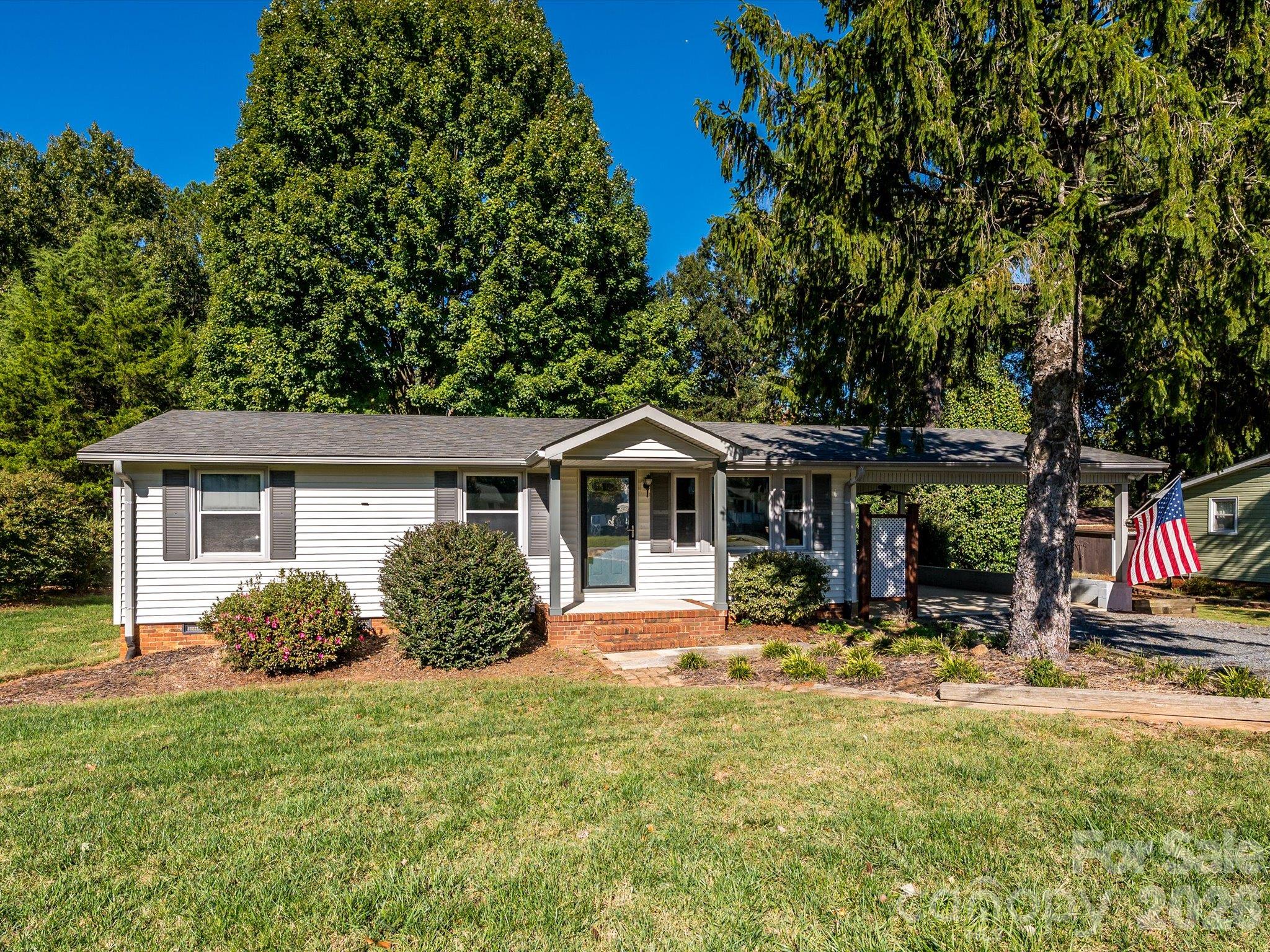 3714 Fieldcrest Circle NW — photo