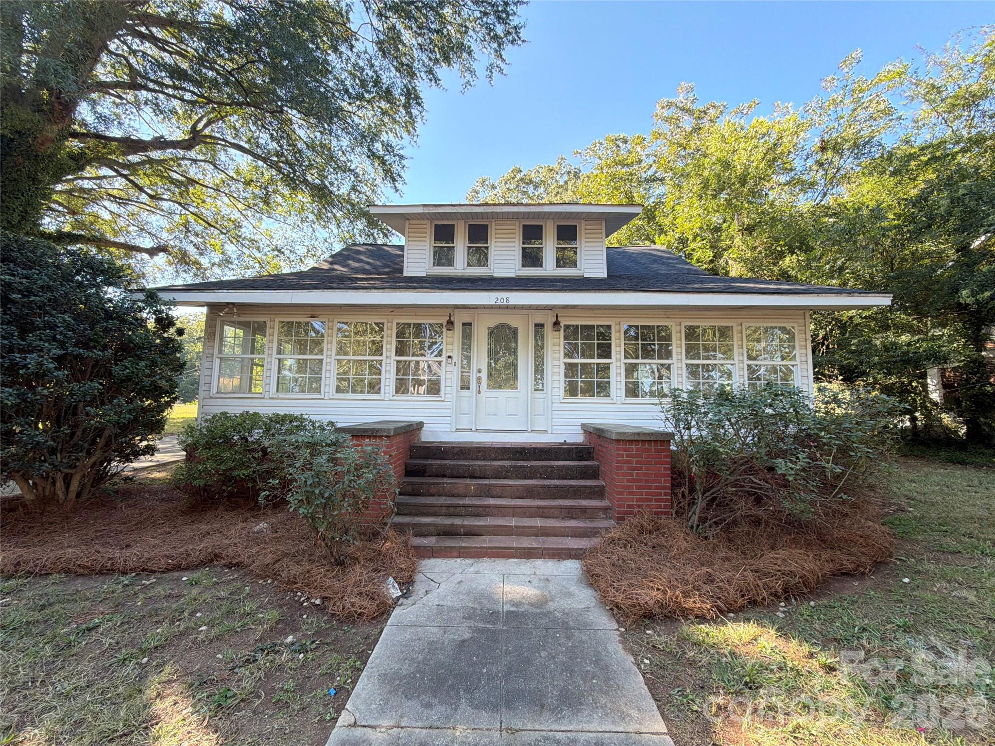 208 Elm Street — photo