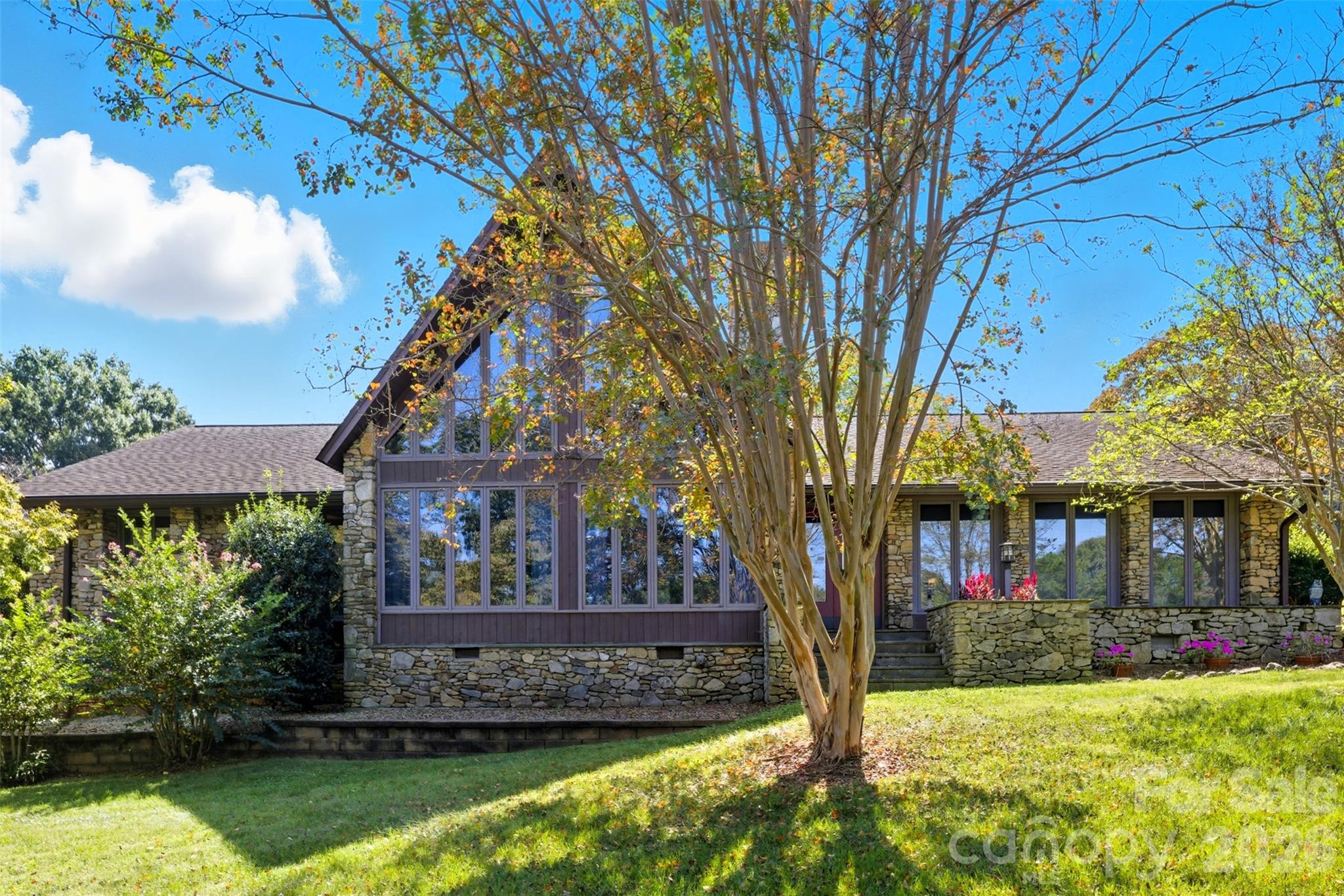 1515 Heatherloch Drive — photo
