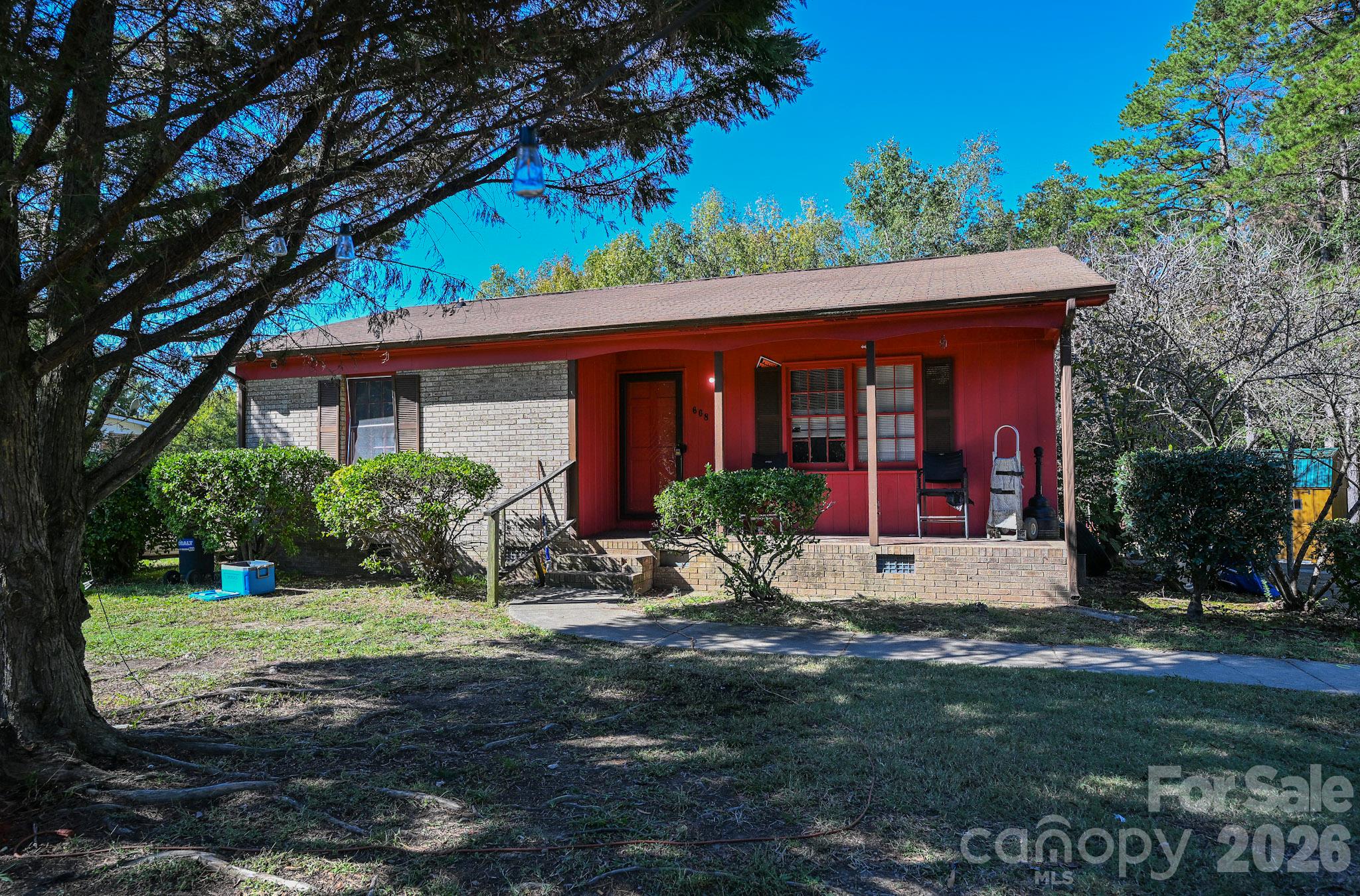 608 Sturdivant Street — photo