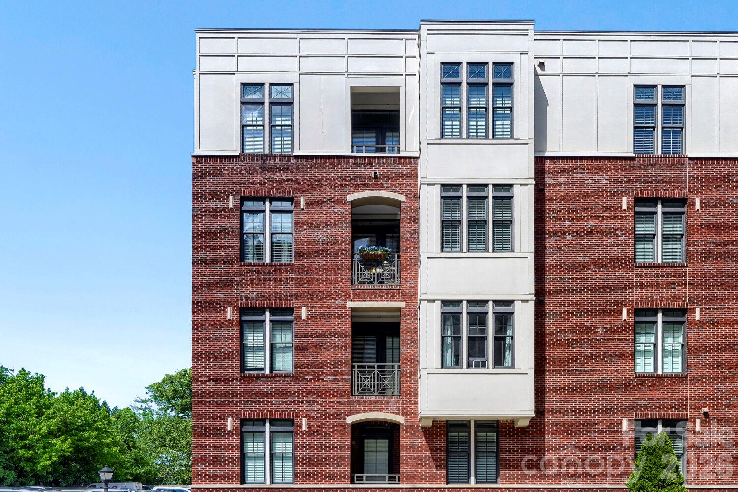 2810 Selwyn Avenue Unit 314 — photo