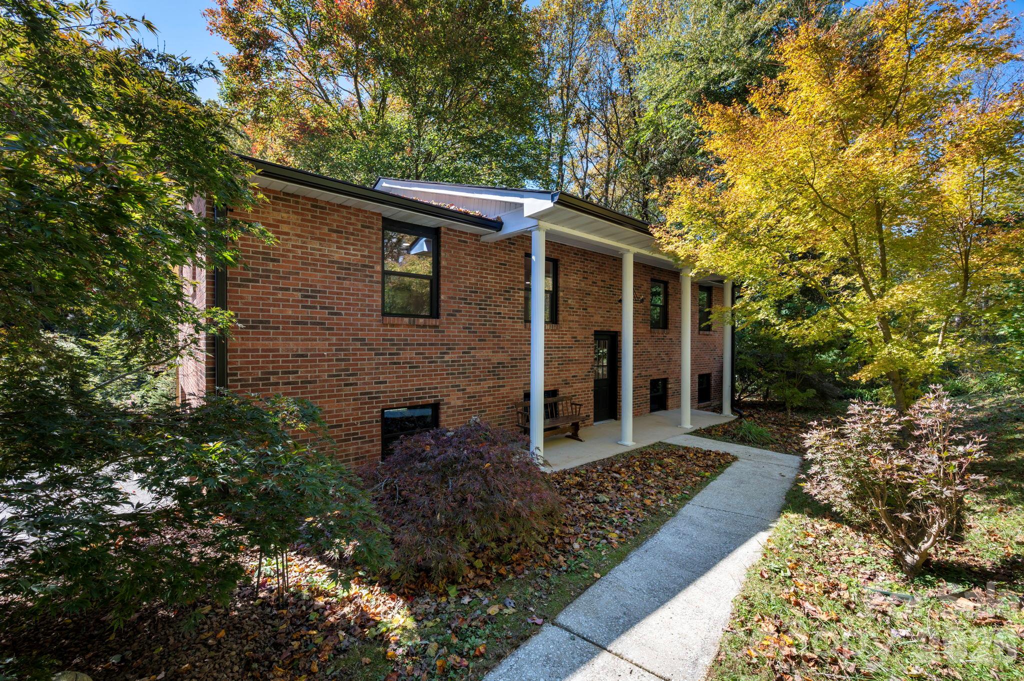 530 Burge Mountain Road — photo