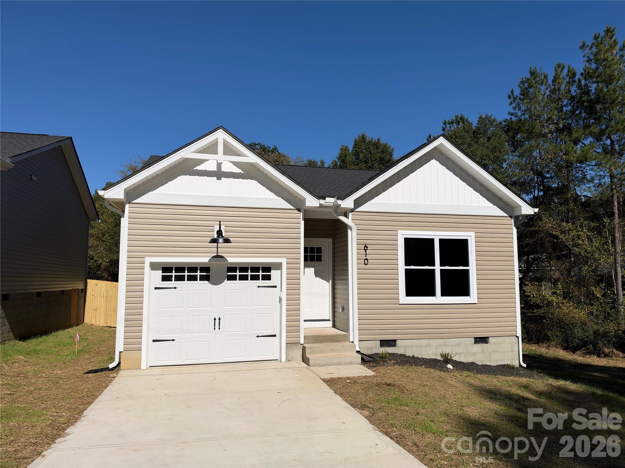 610 E Robinson Street — photo