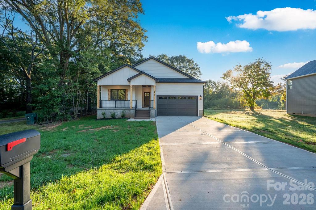 1410 Modena Street — photo