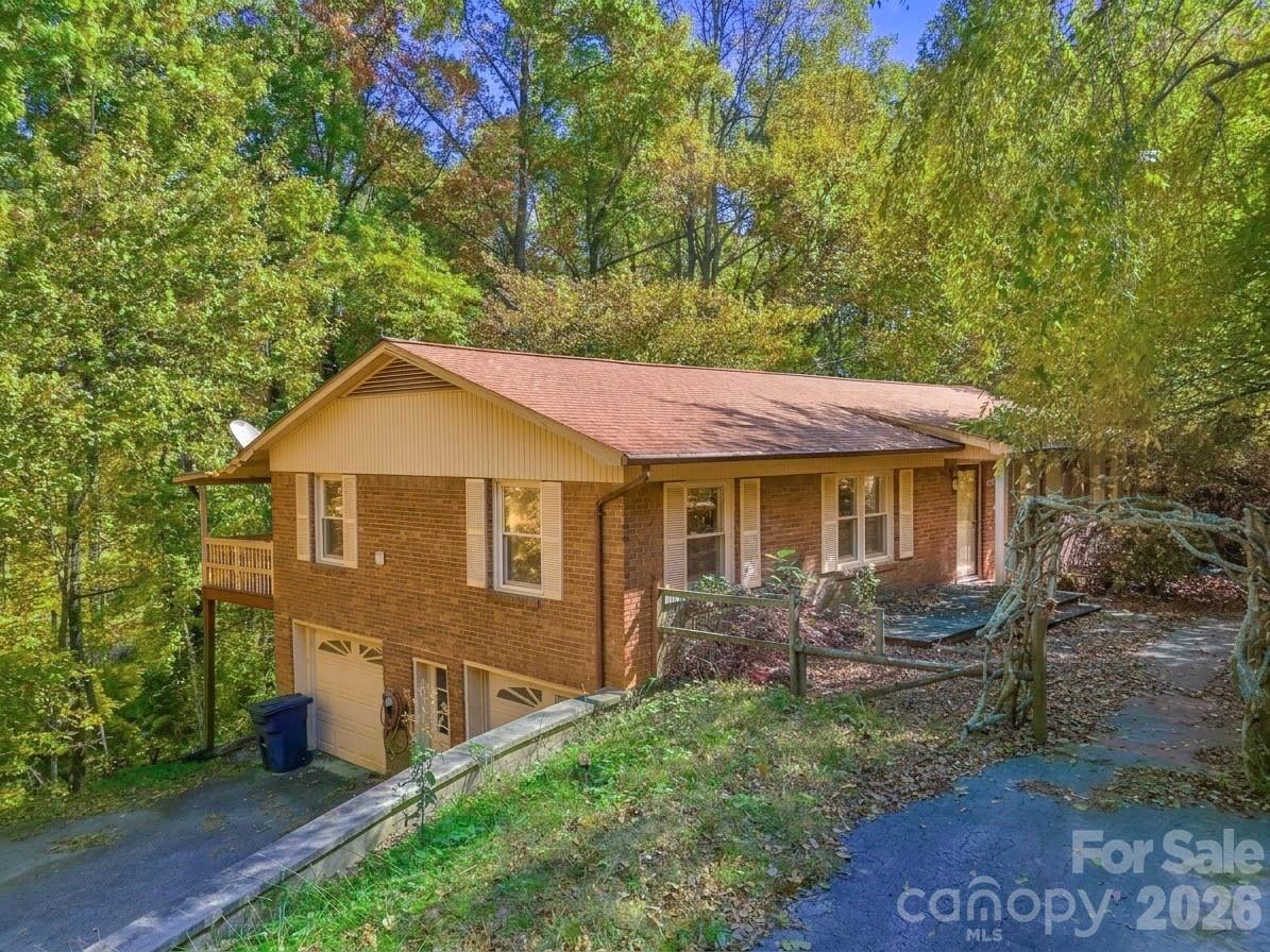 252 Foxhunt Lane — photo