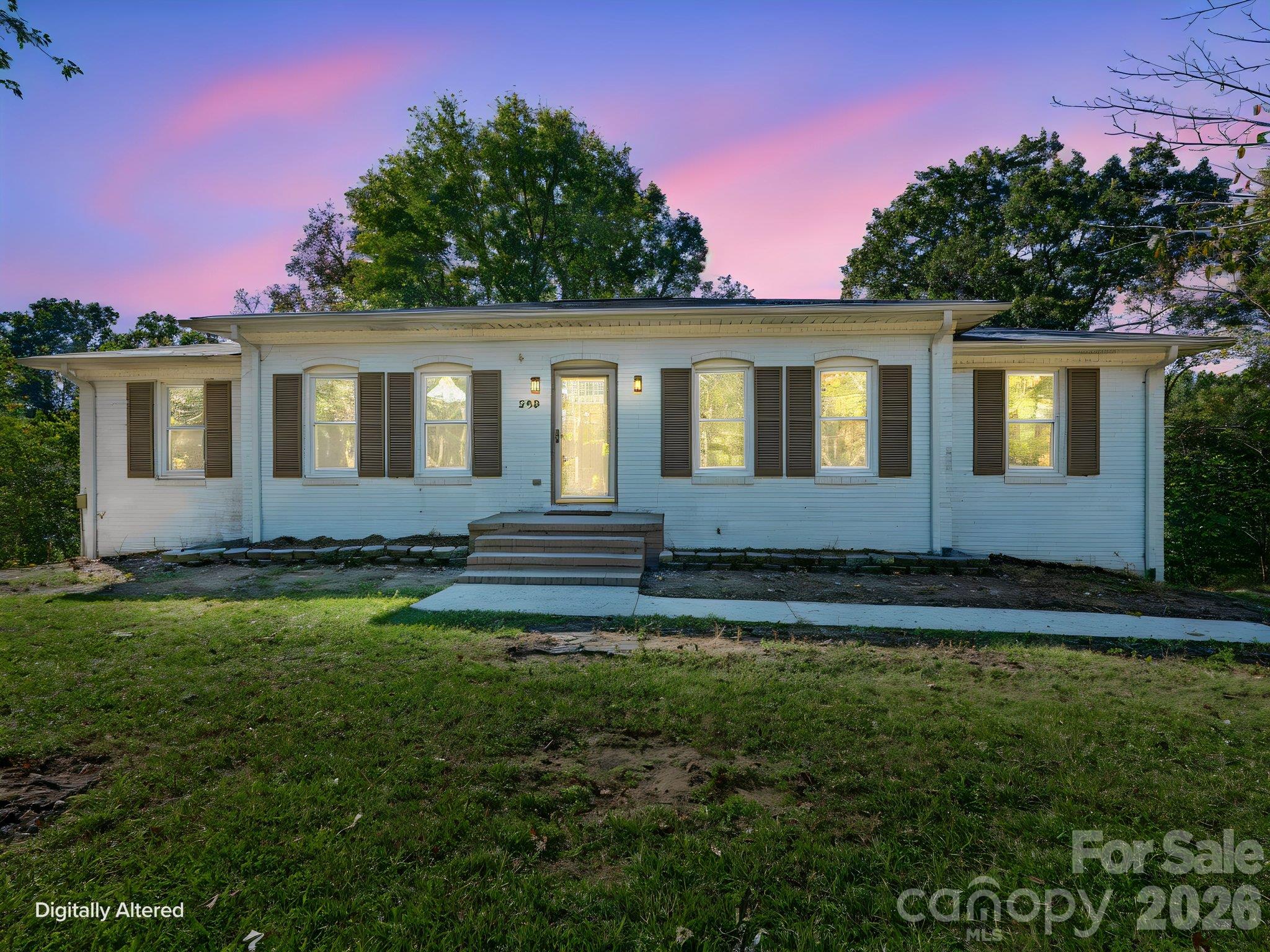 590 Crestmont Drive SE — photo