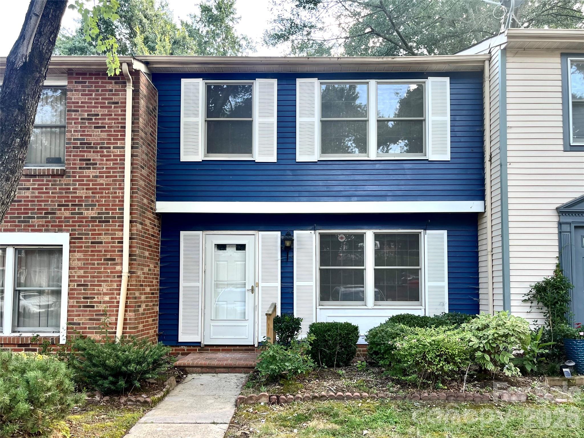 8234 Knights Bridge Road — photo
