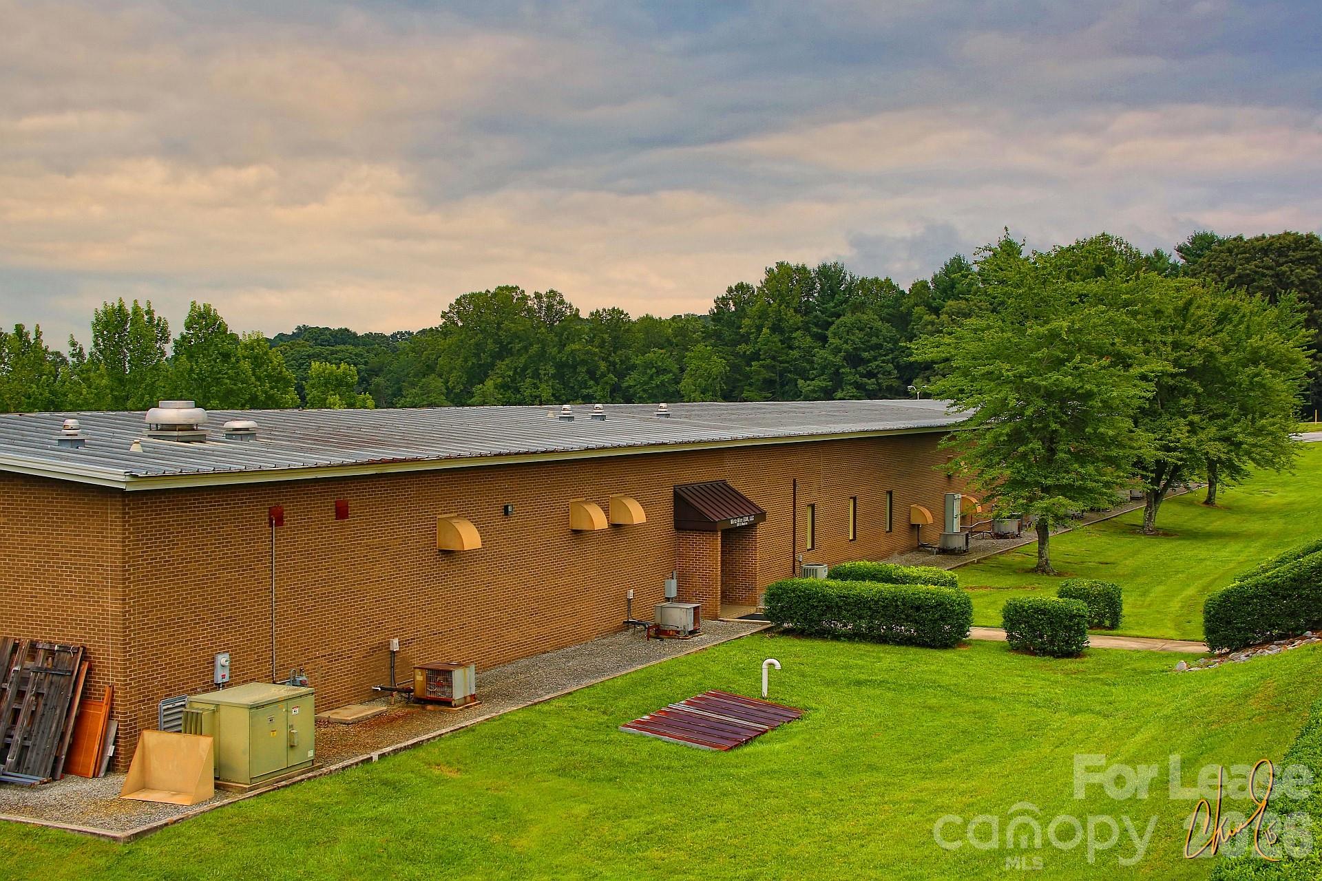 95 Commercial Hill Drive — photo