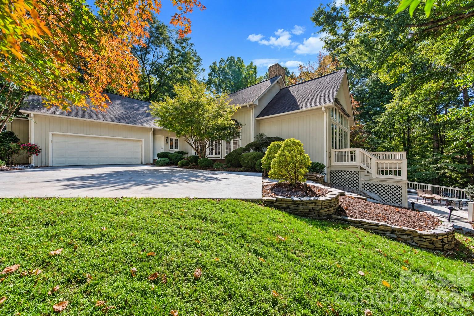 6 Thornwood Court — photo