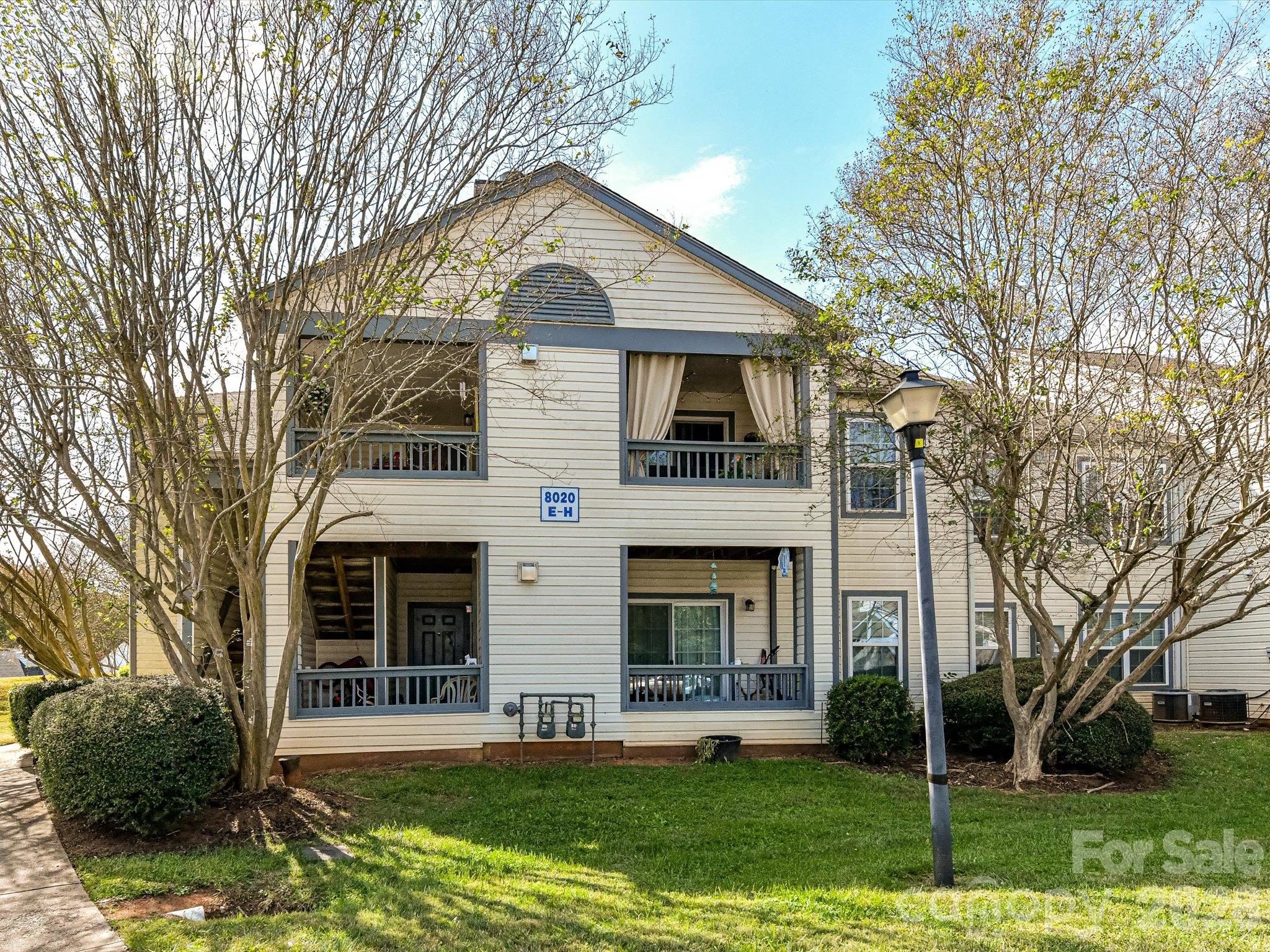 8020 Tremaine Court Unit H — photo