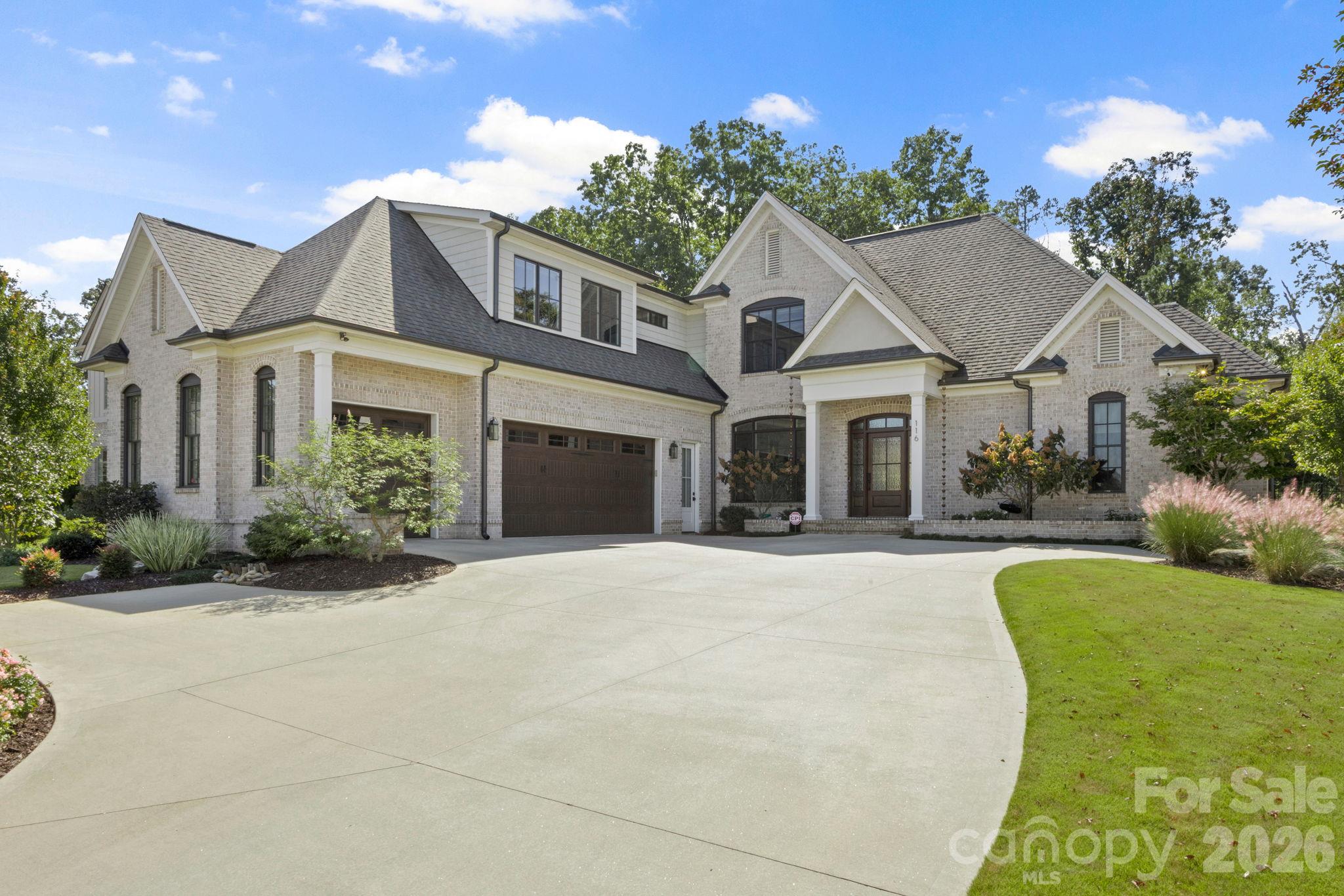 116 Fernbank Court — photo