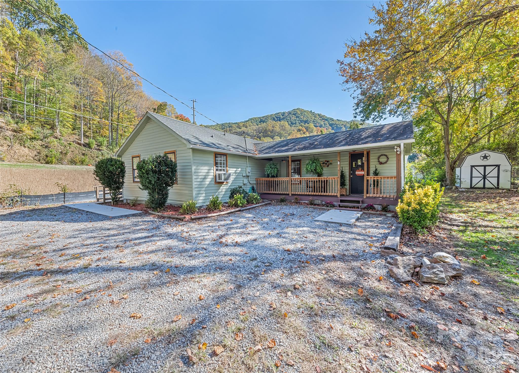 179 Jonathan Creek Road — photo
