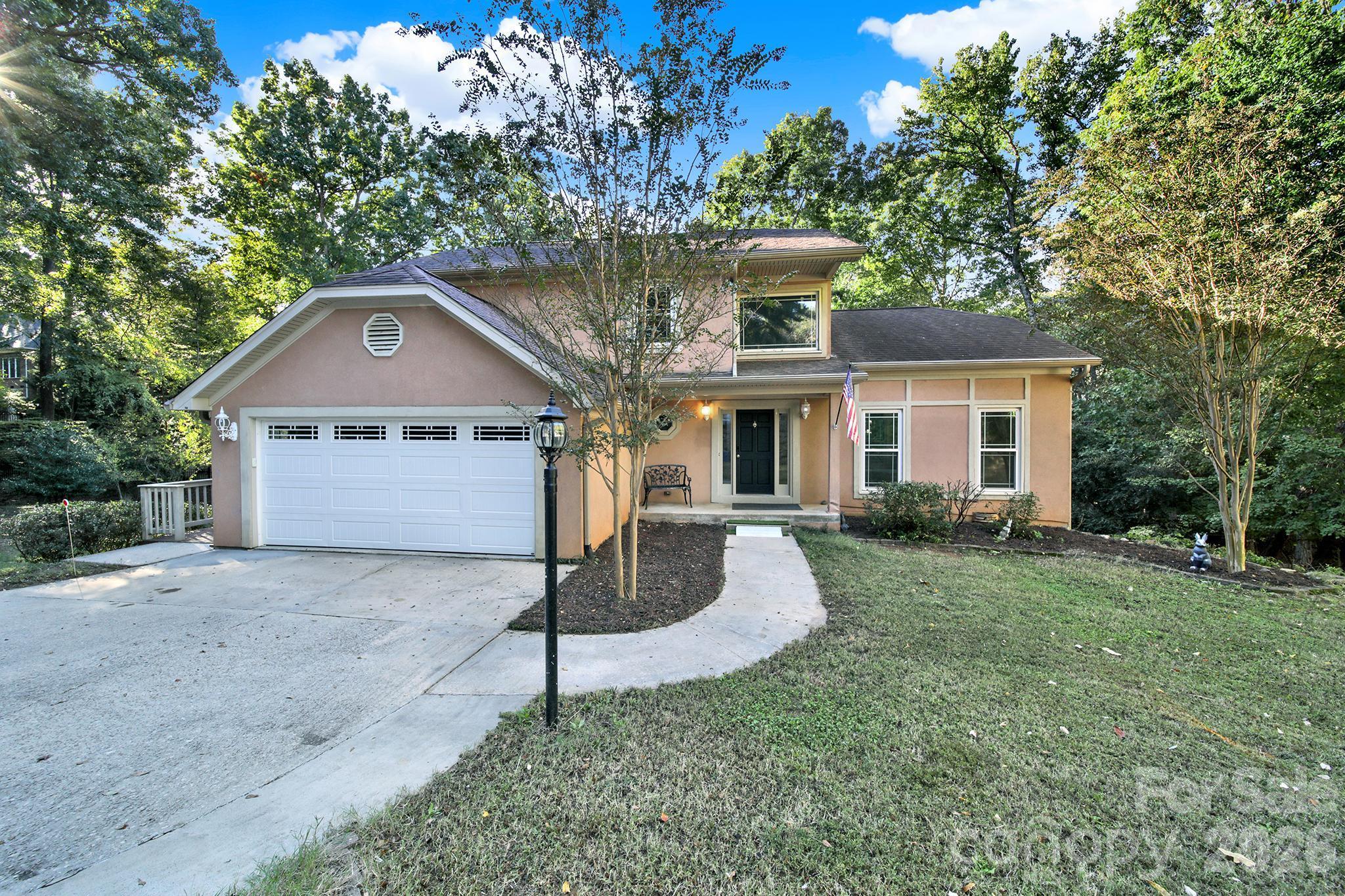 7055 Mariners Court — photo