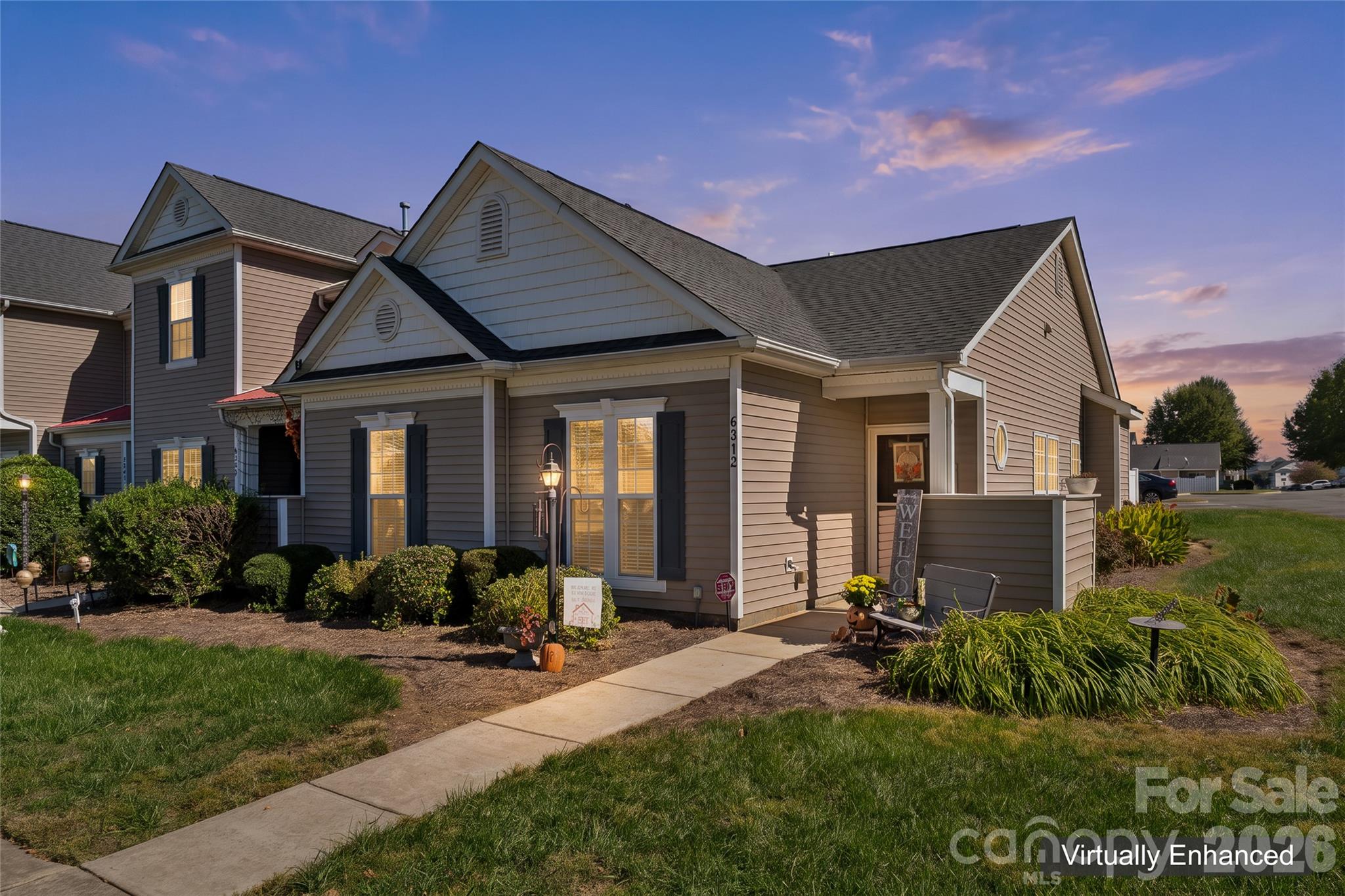 6313 Harrisburg Plaza — photo