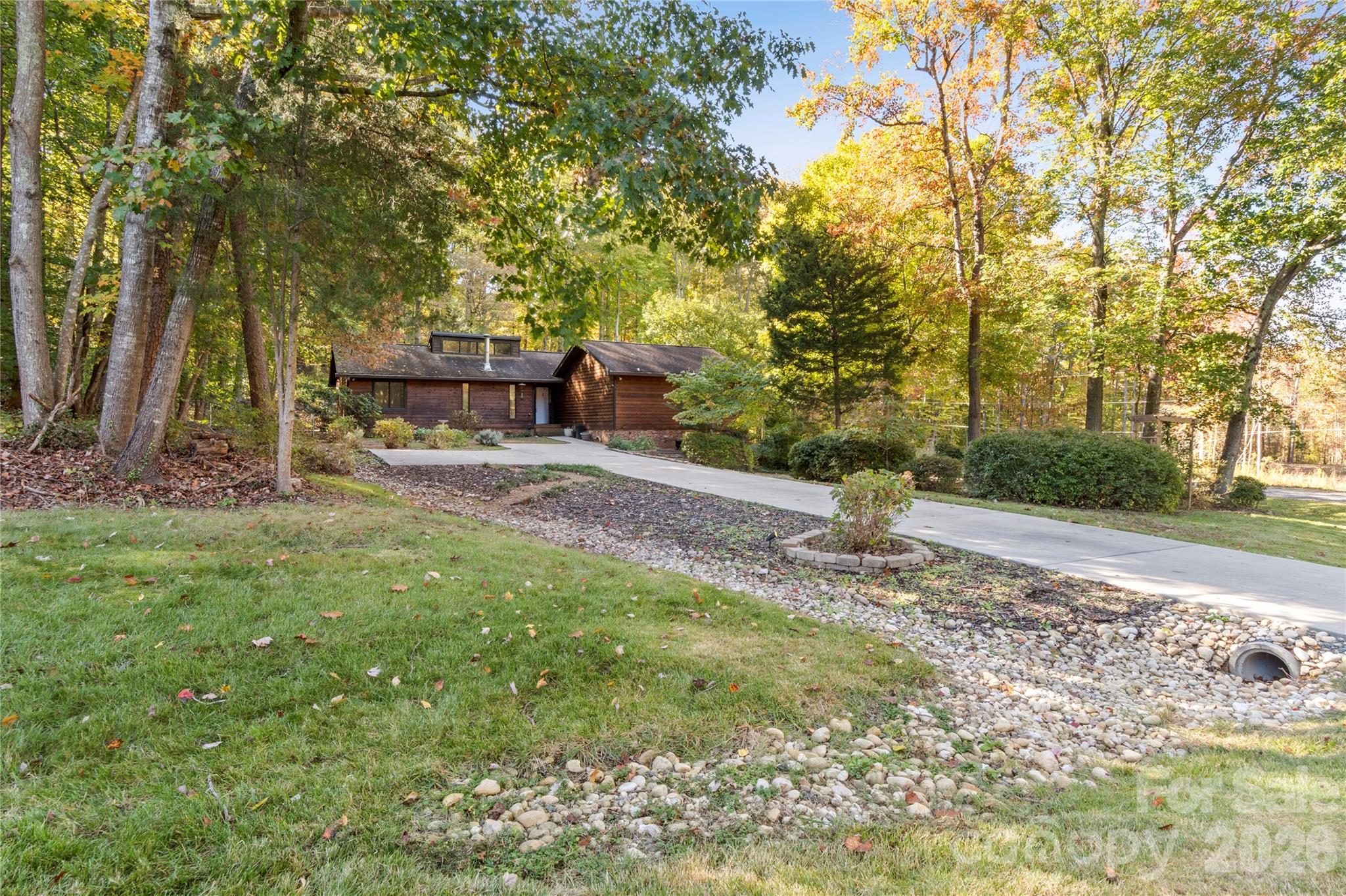 5768 Windworth Drie Drive — photo