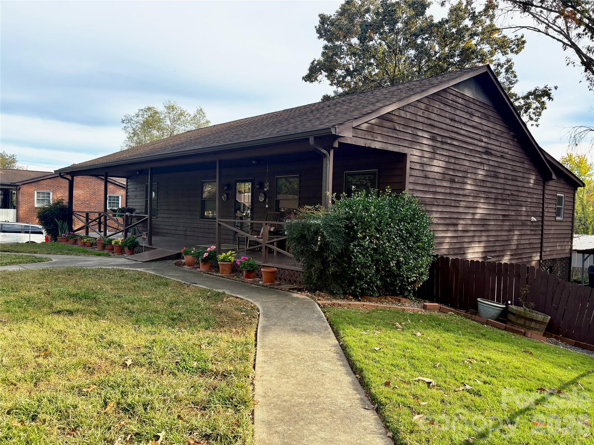 41 Eye View Road — photo