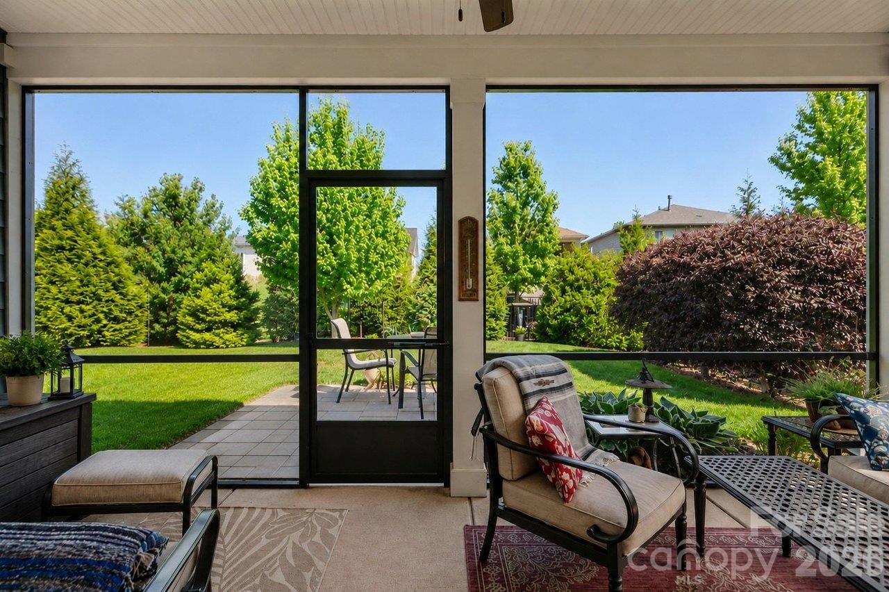 5125 Looking Glass Trail — photo