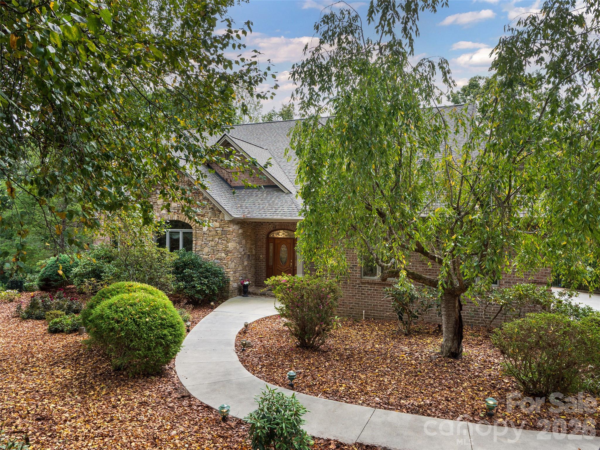 612 Holt Lane — photo