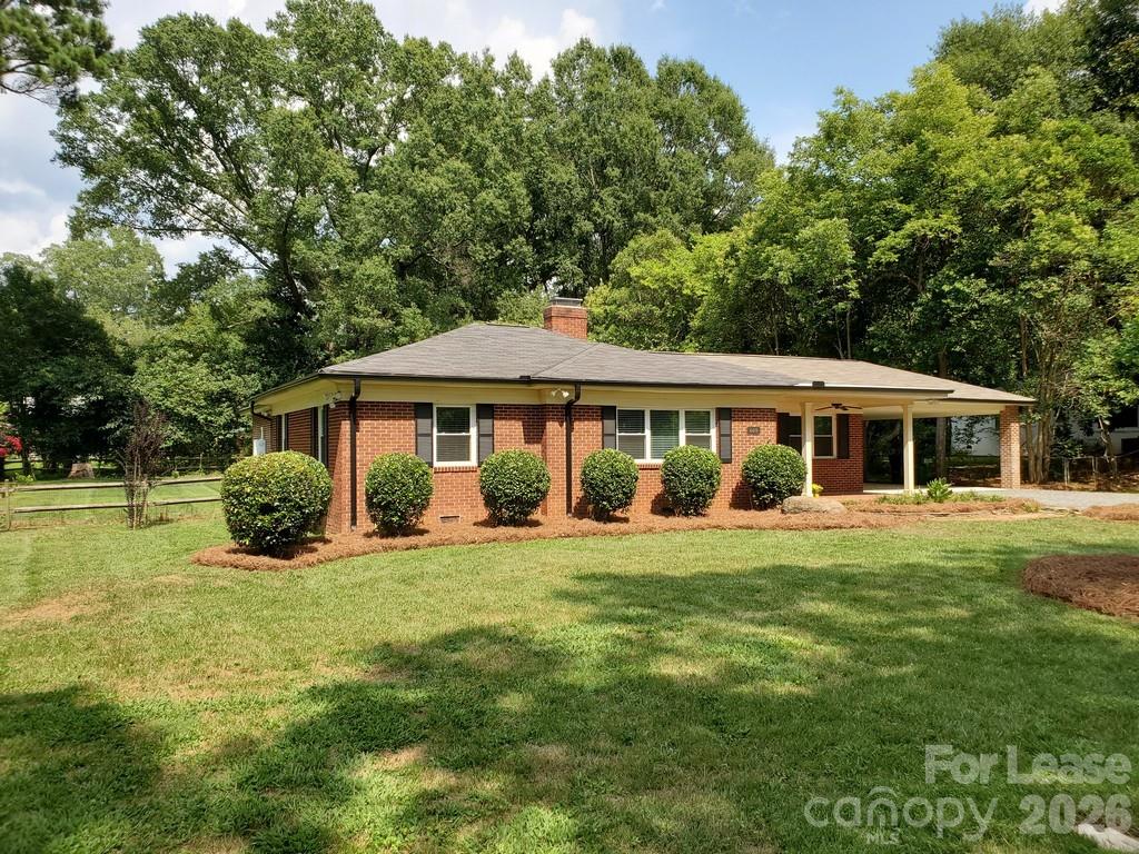 4419 Castleton Road — photo
