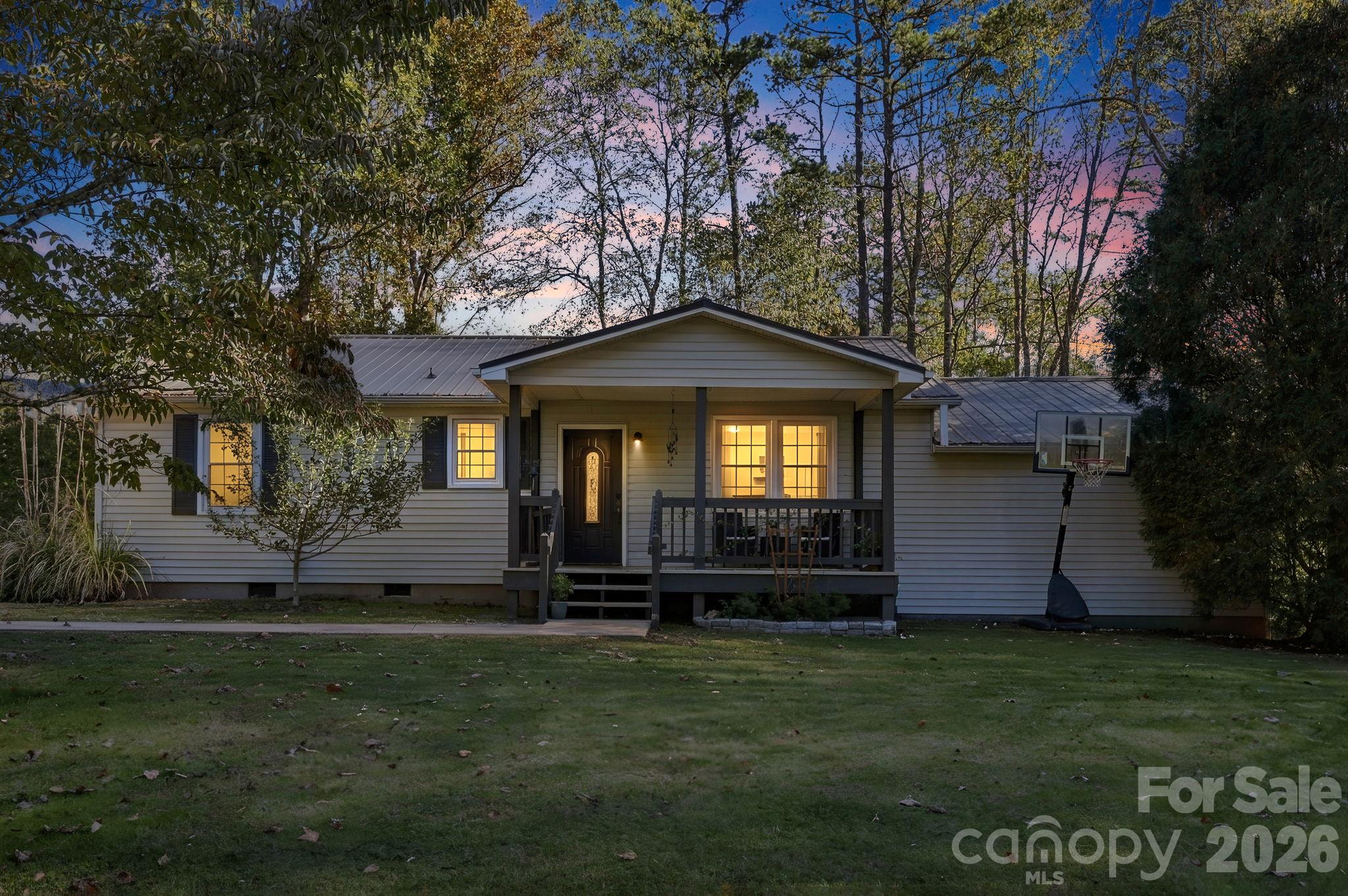 6 Gun Flint Trail — photo