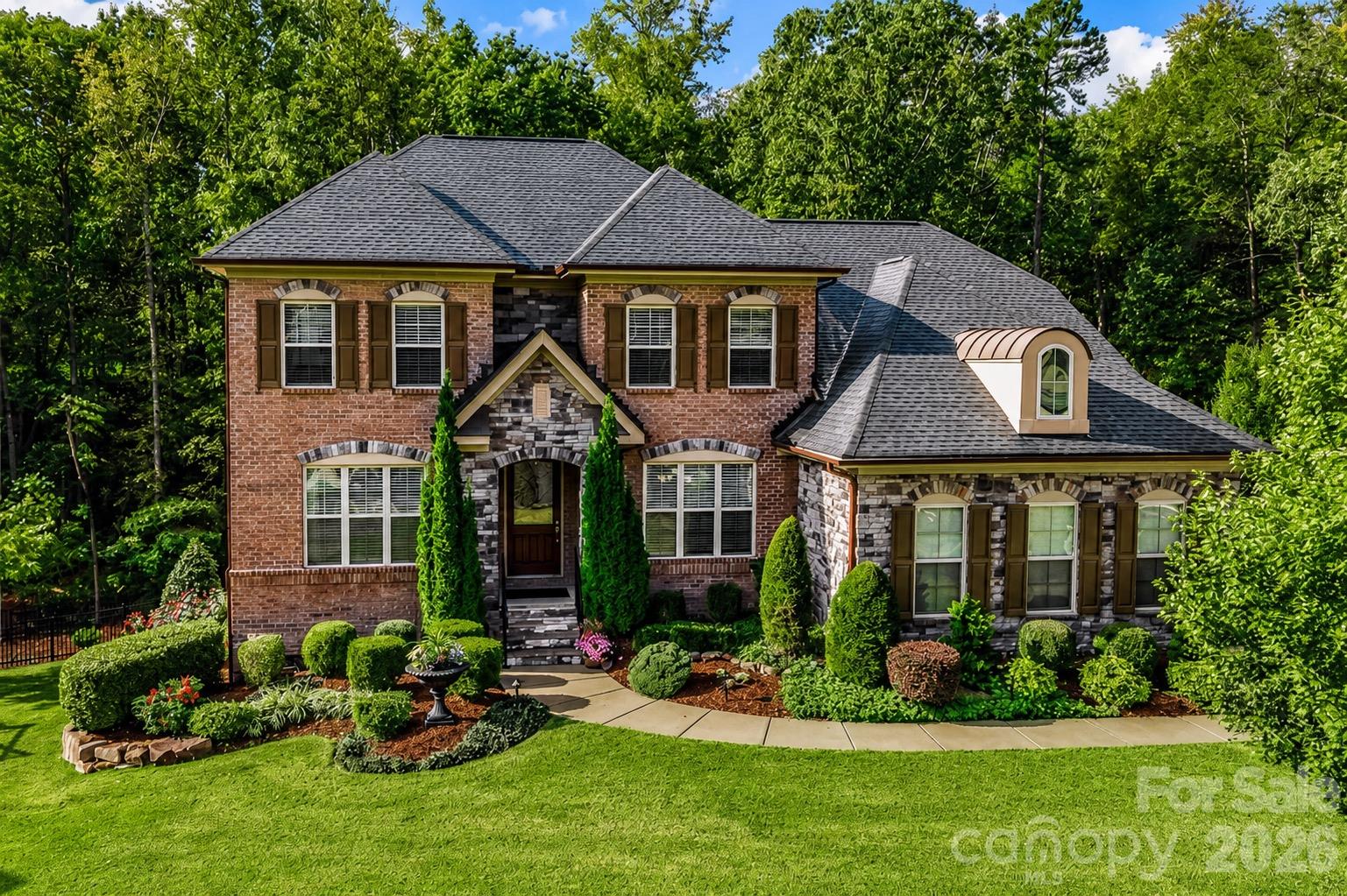 738 Chaucer Circle — photo
