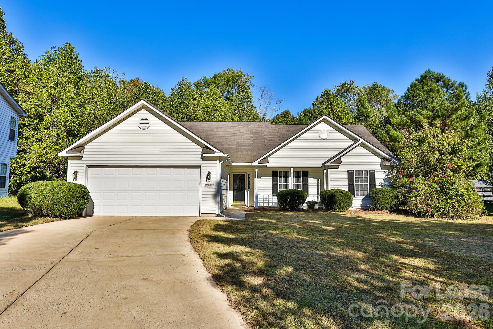 1941 Decatur Court — photo